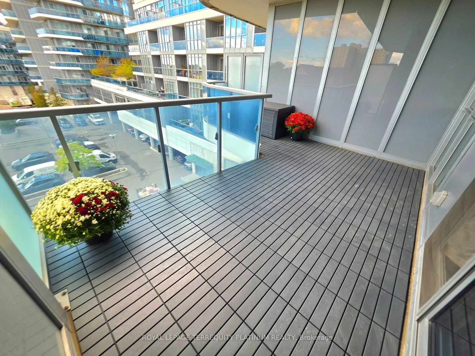 9471 Yonge Street #502