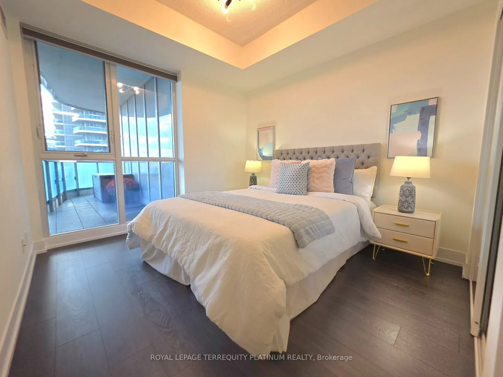 9471 Yonge Street #502