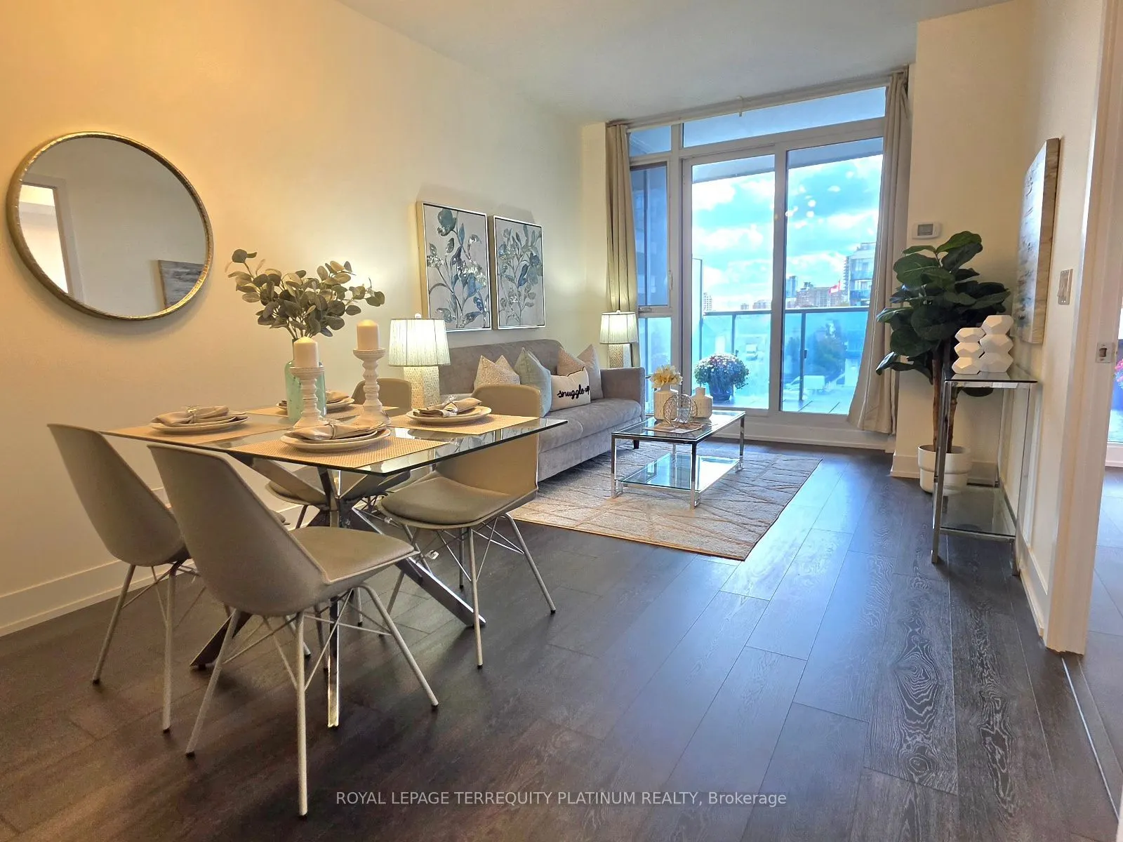 9471 Yonge Street #502