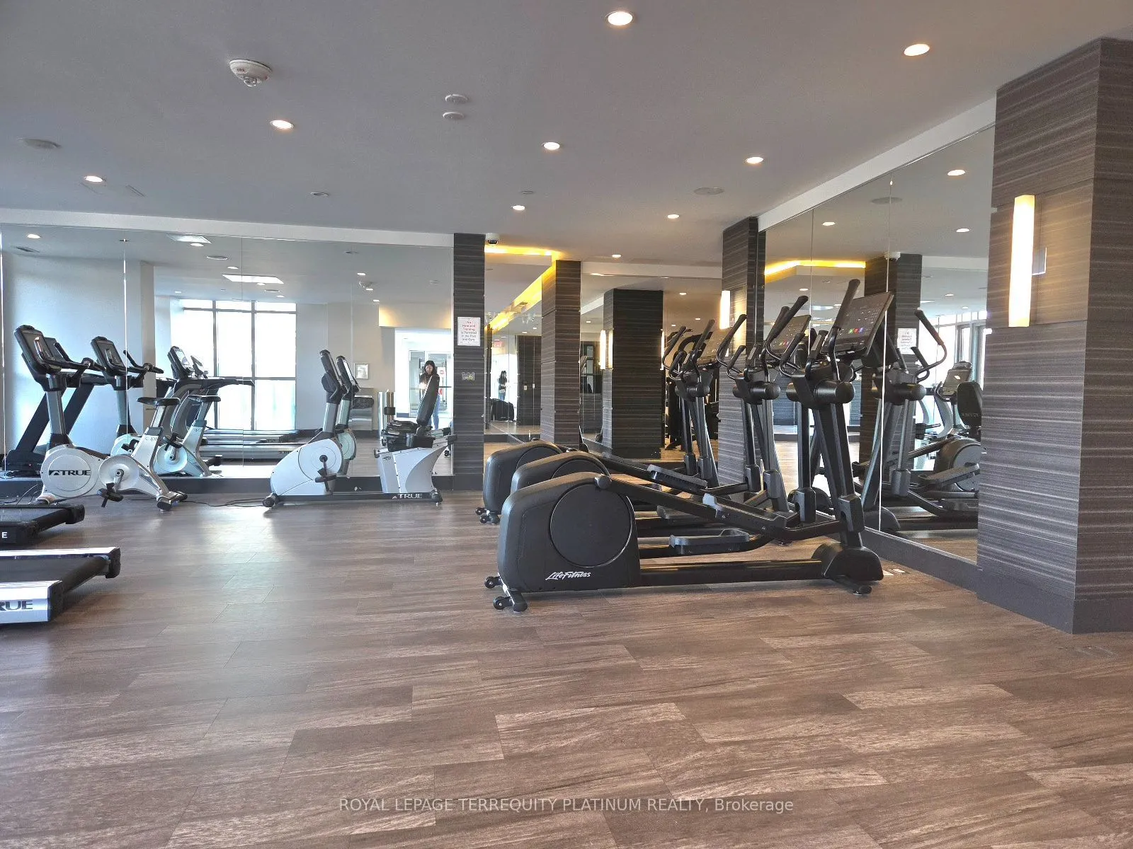 9471 Yonge Street #502