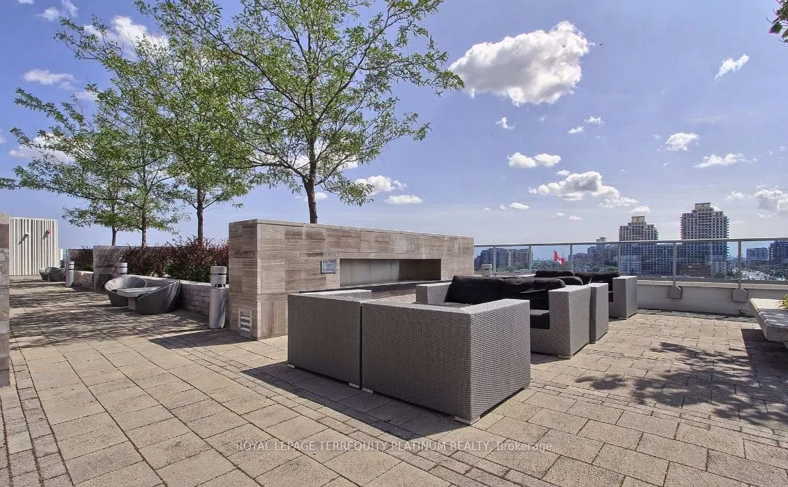 9471 Yonge Street #502