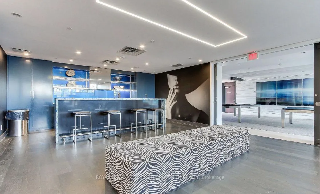 9471 Yonge Street #502