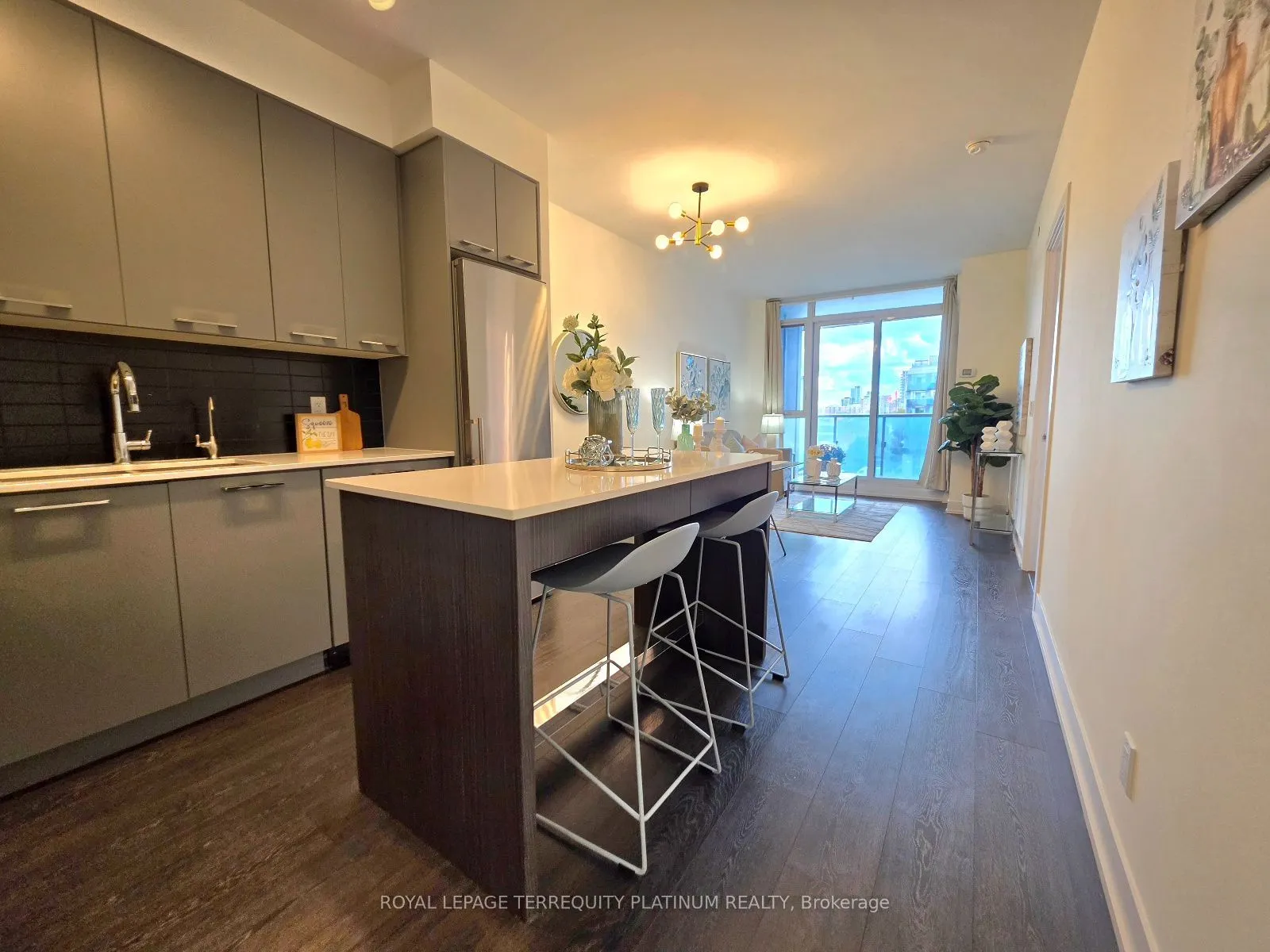 9471 Yonge Street #502
