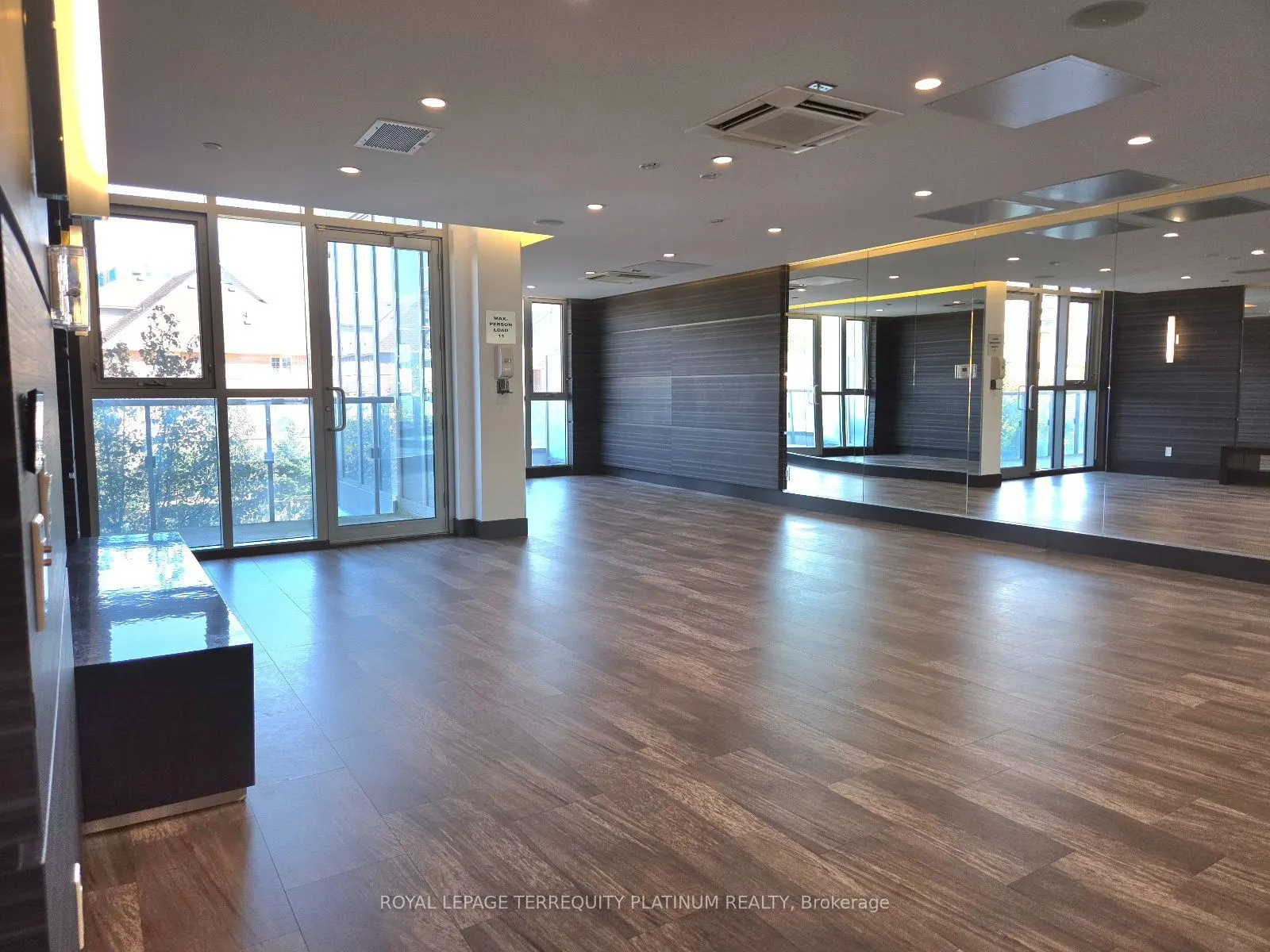 9471 Yonge Street #502