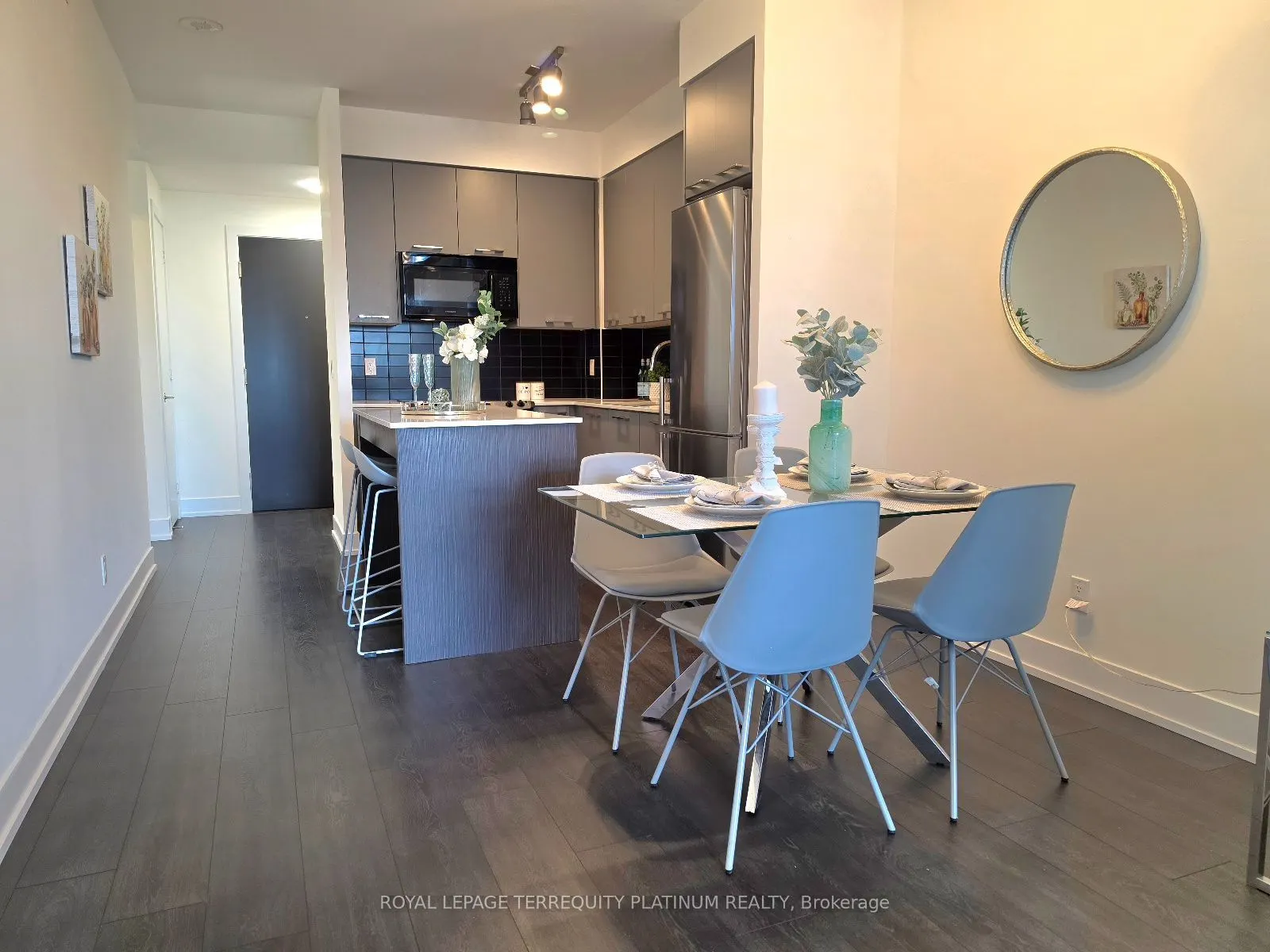 9471 Yonge Street #502