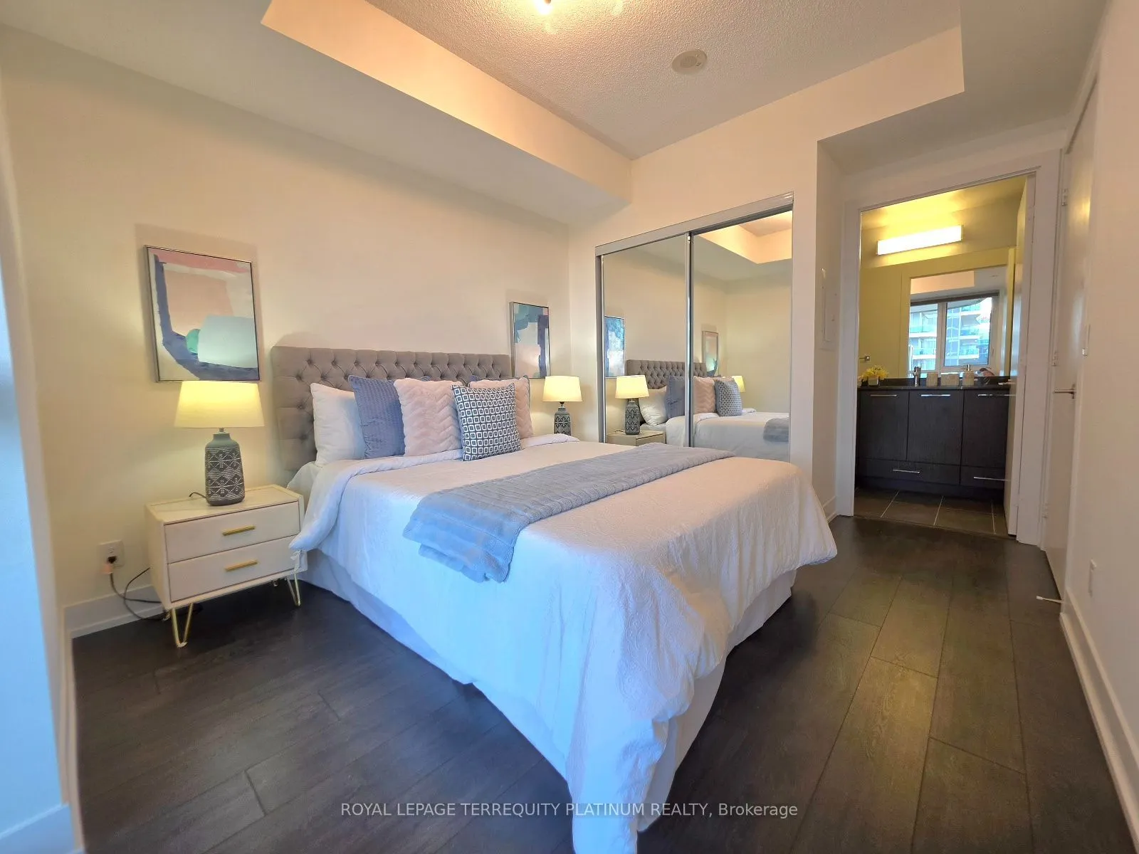 9471 Yonge Street #502