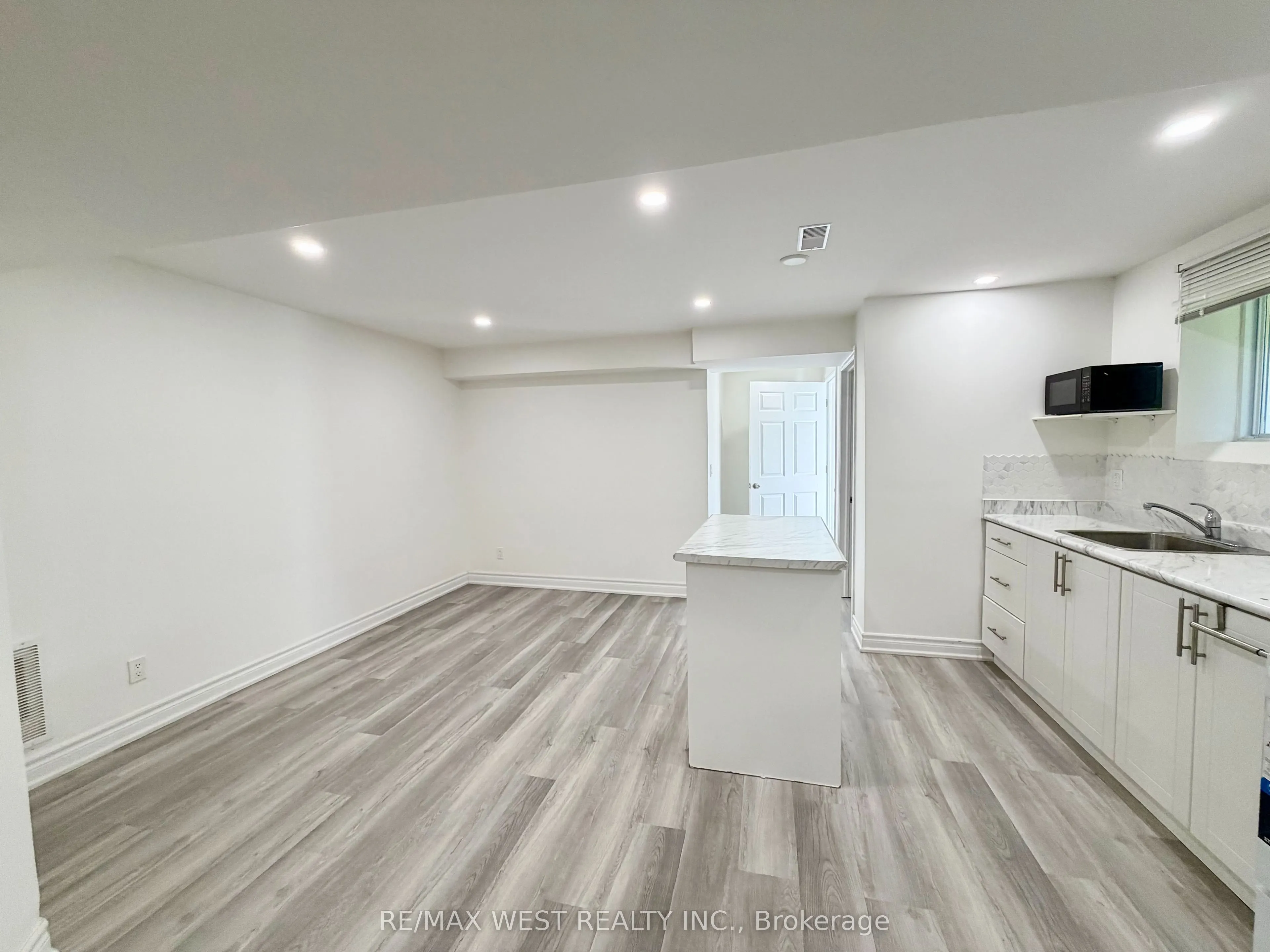 858 Cassie Road #Lower