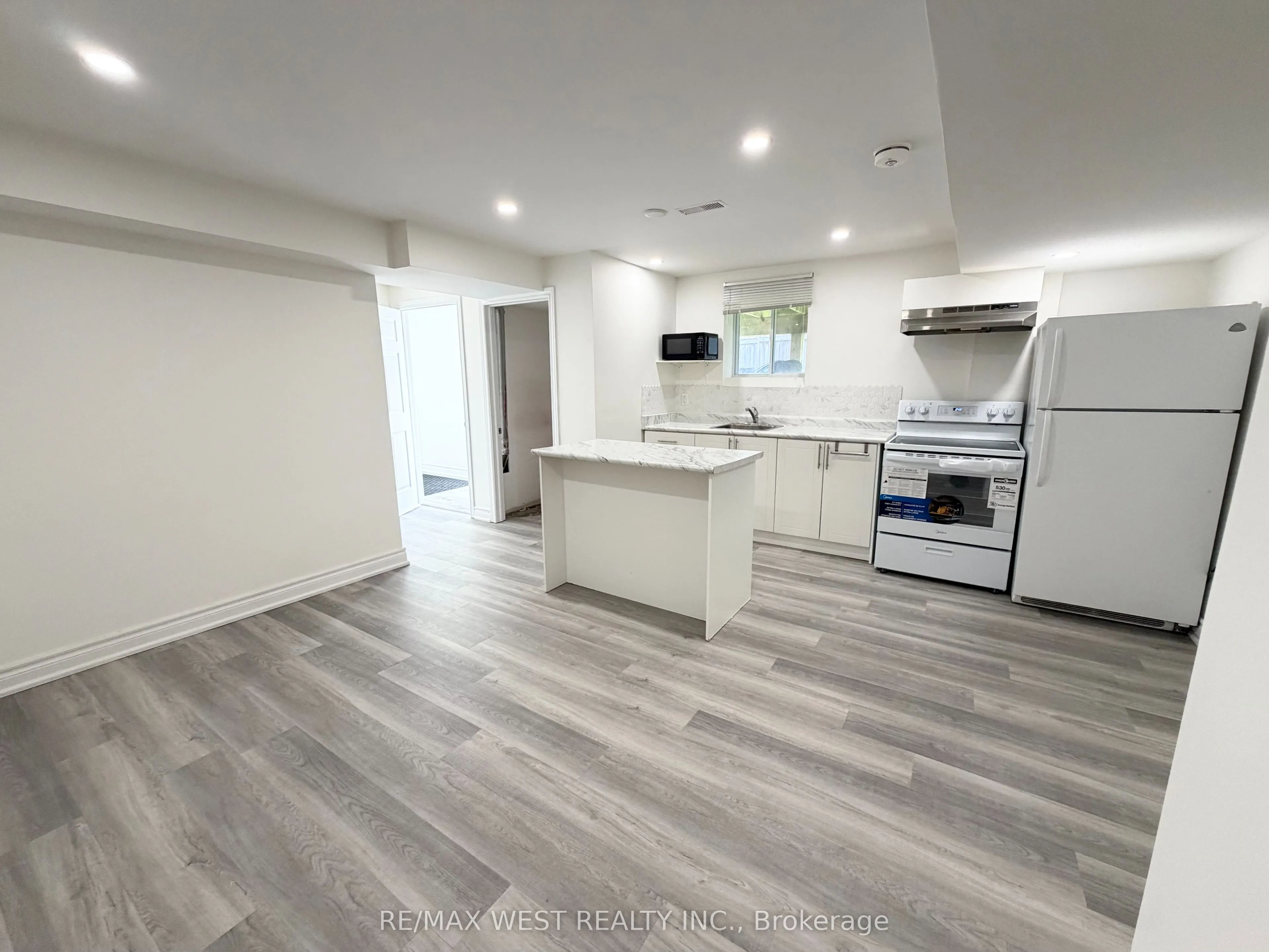 858 Cassie Road #Lower