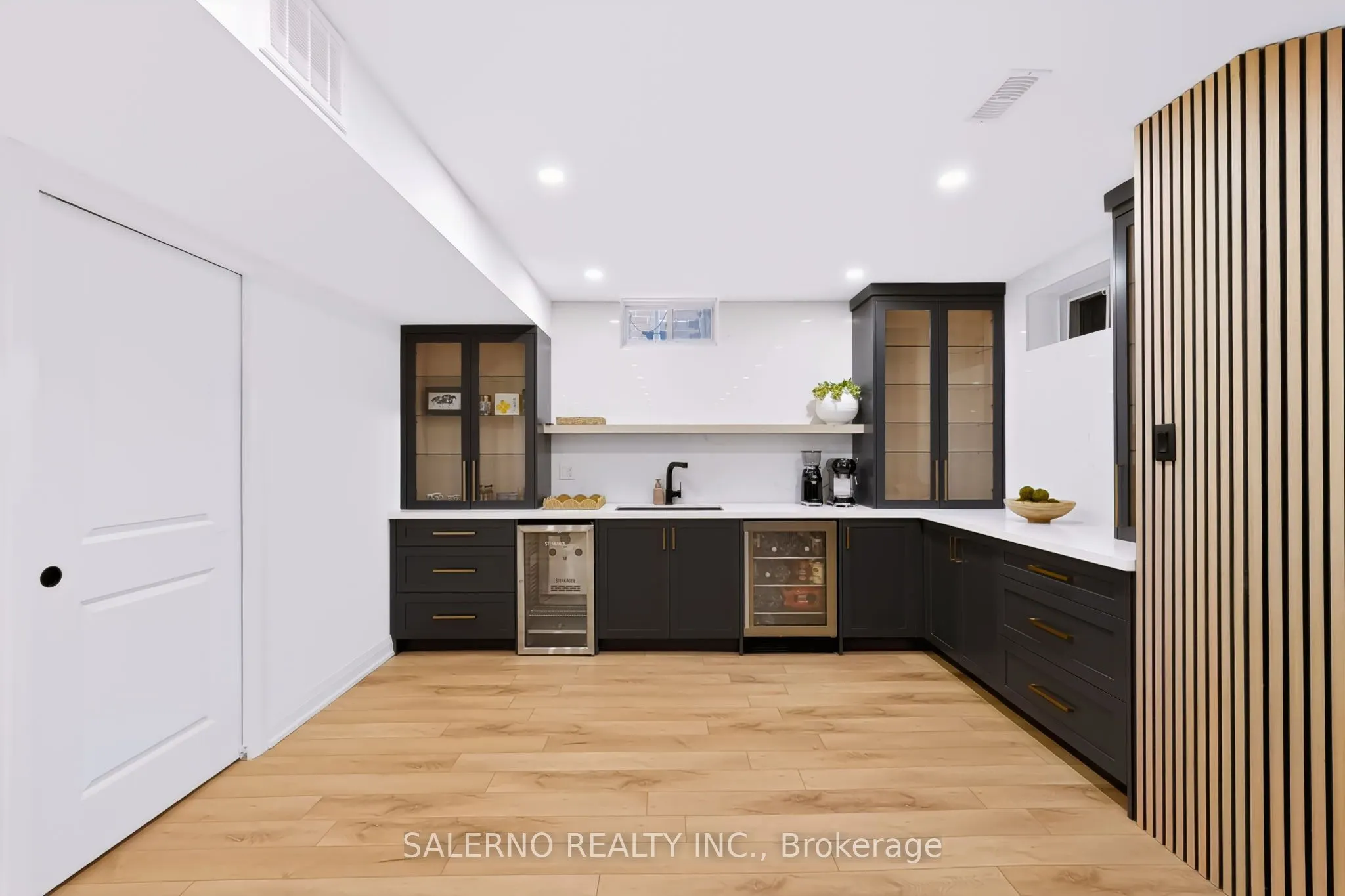 45 Woodgate Pines Drive