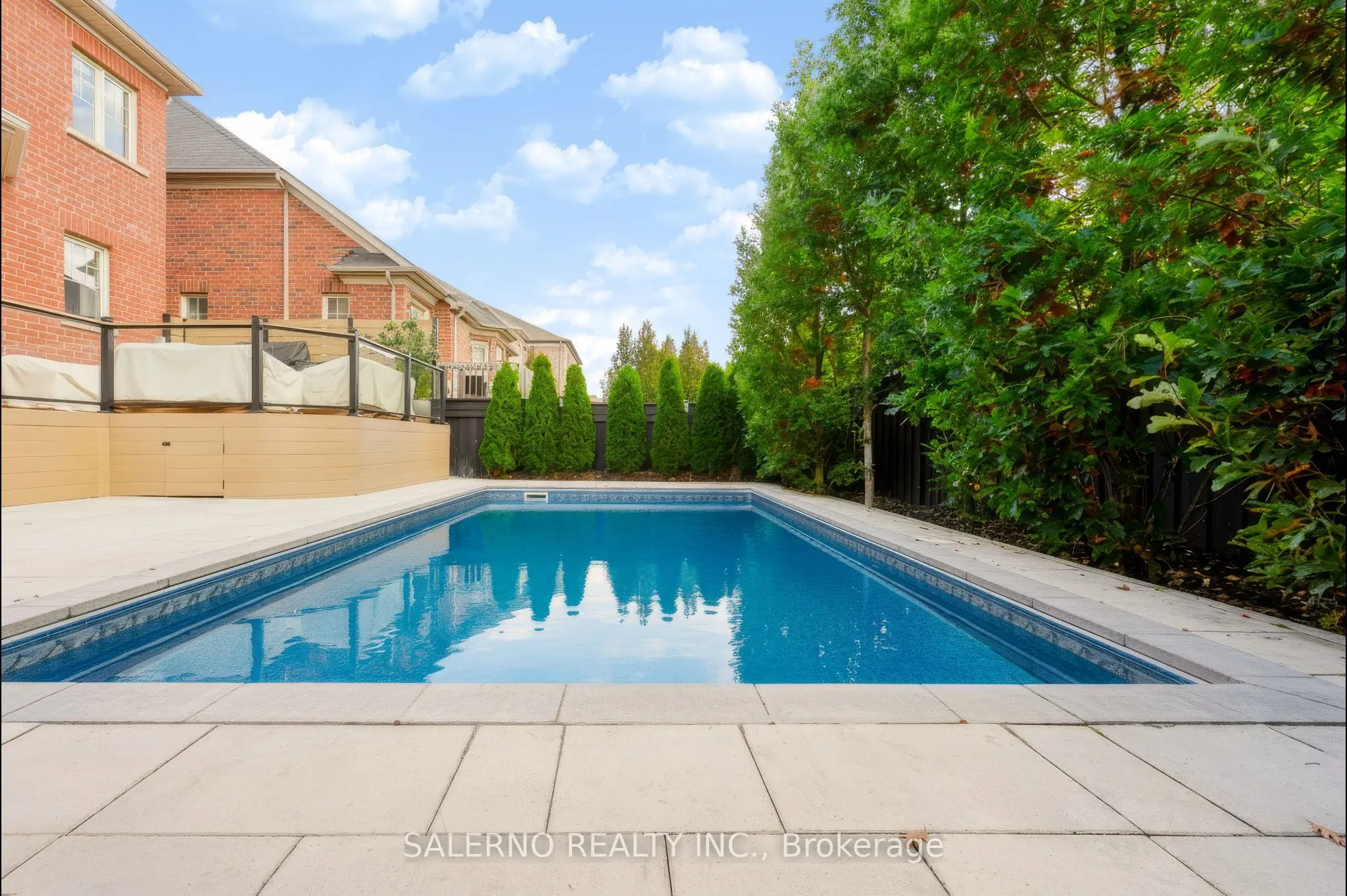 45 Woodgate Pines Drive