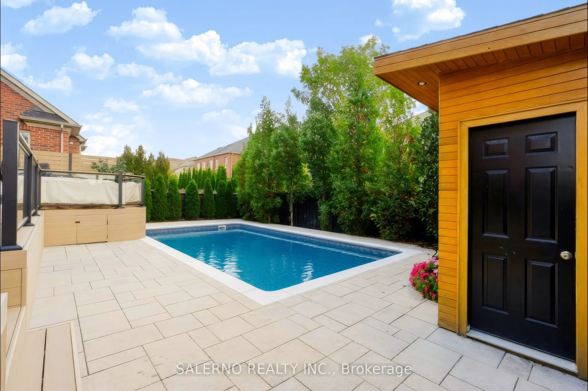 45 Woodgate Pines Drive