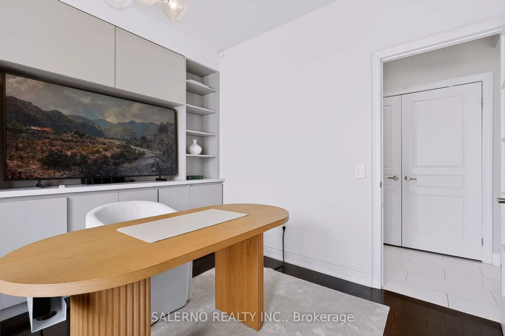 45 Woodgate Pines Drive