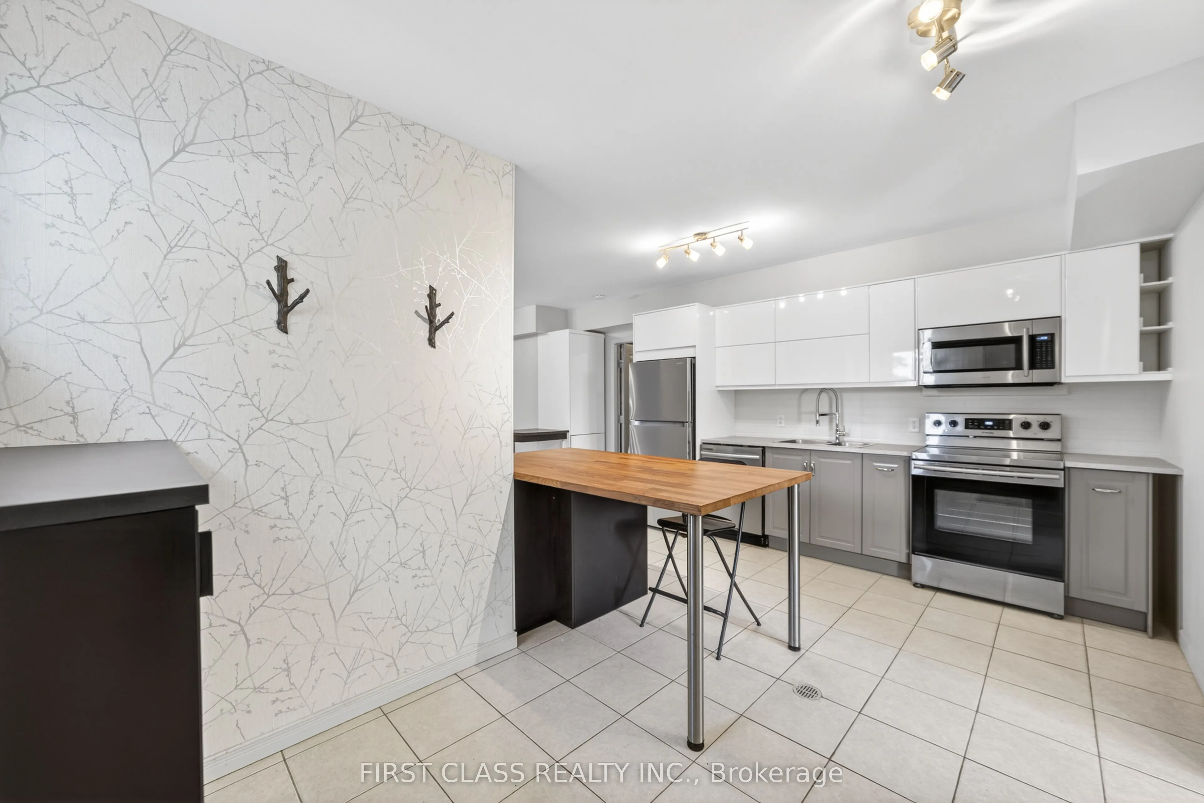 20173 Bathurst Street