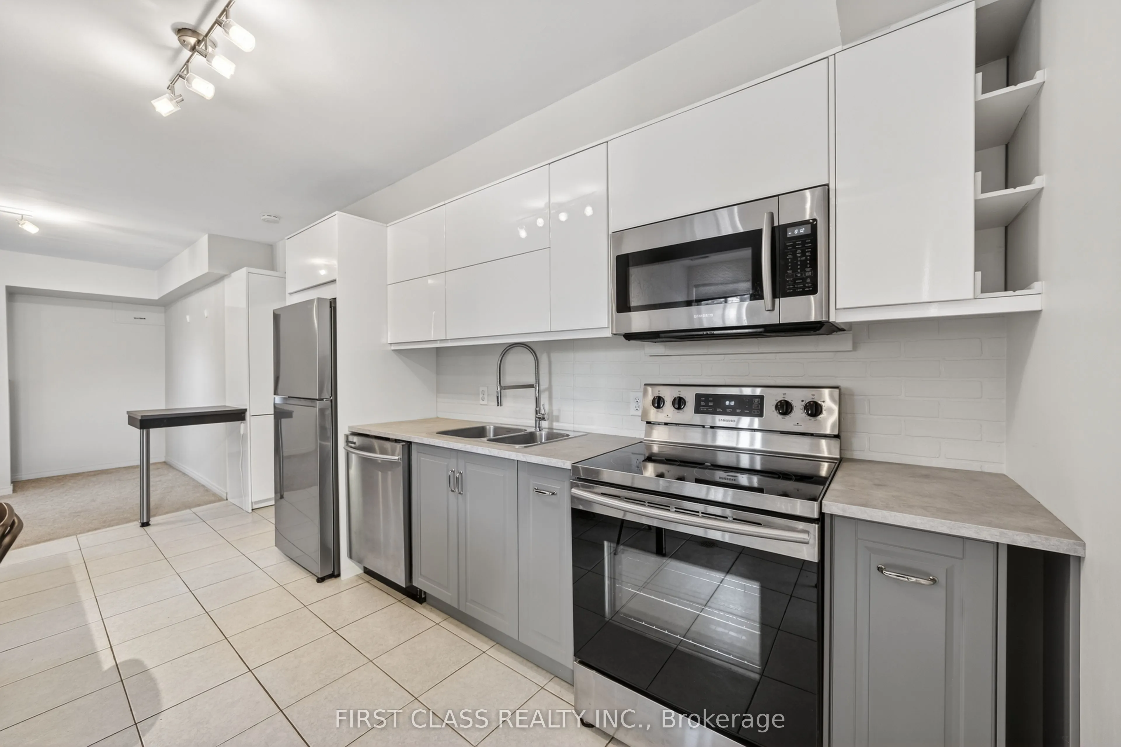 20173 Bathurst Street
