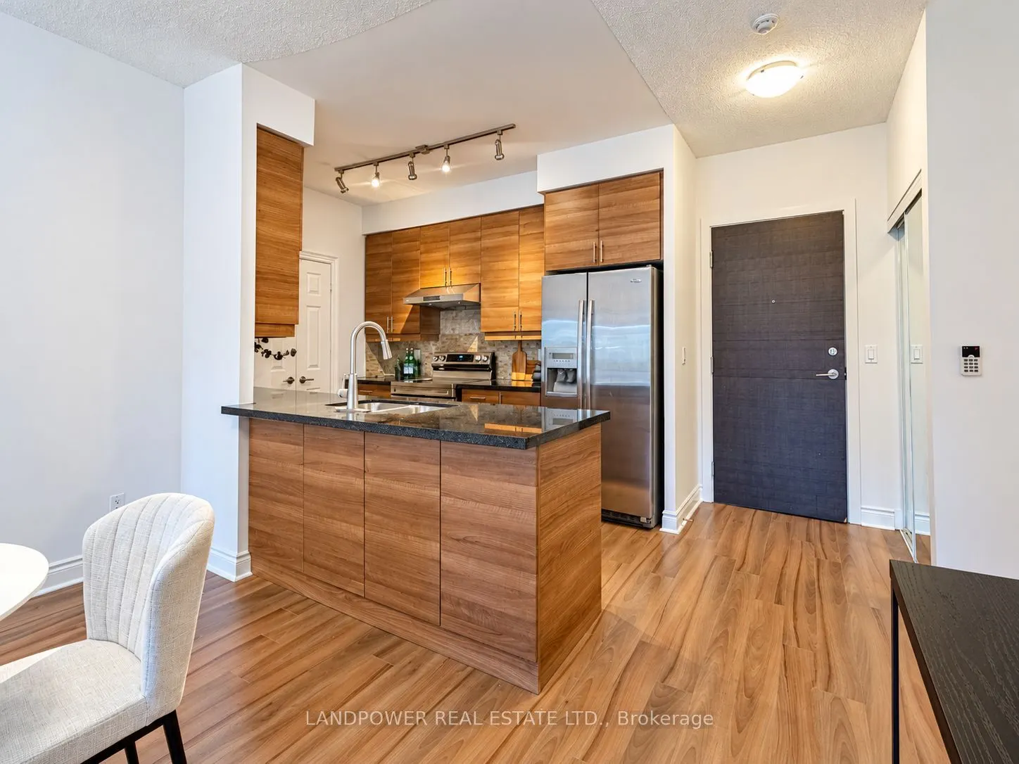 23 Cox Boulevard #270
