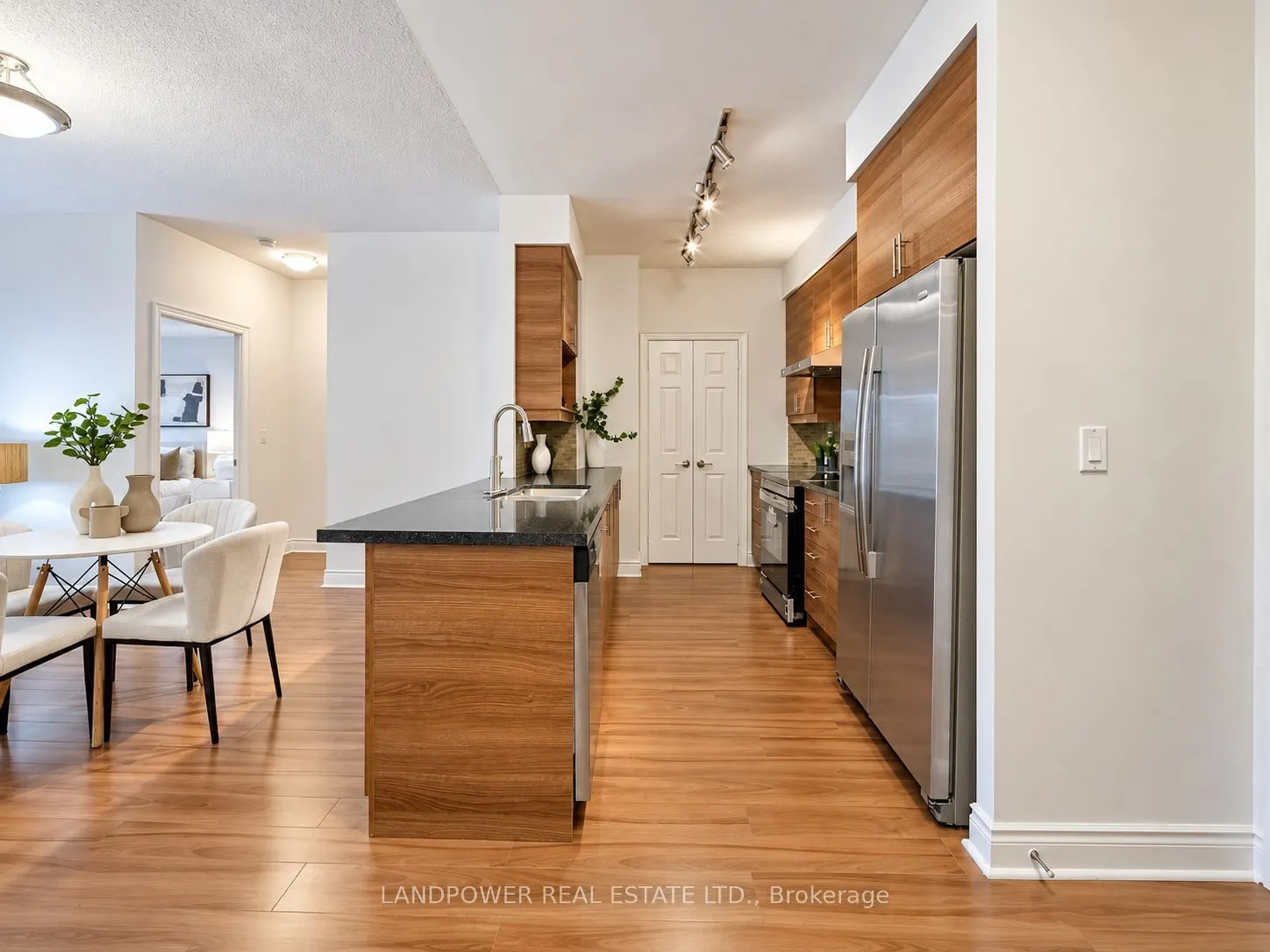 23 Cox Boulevard #270