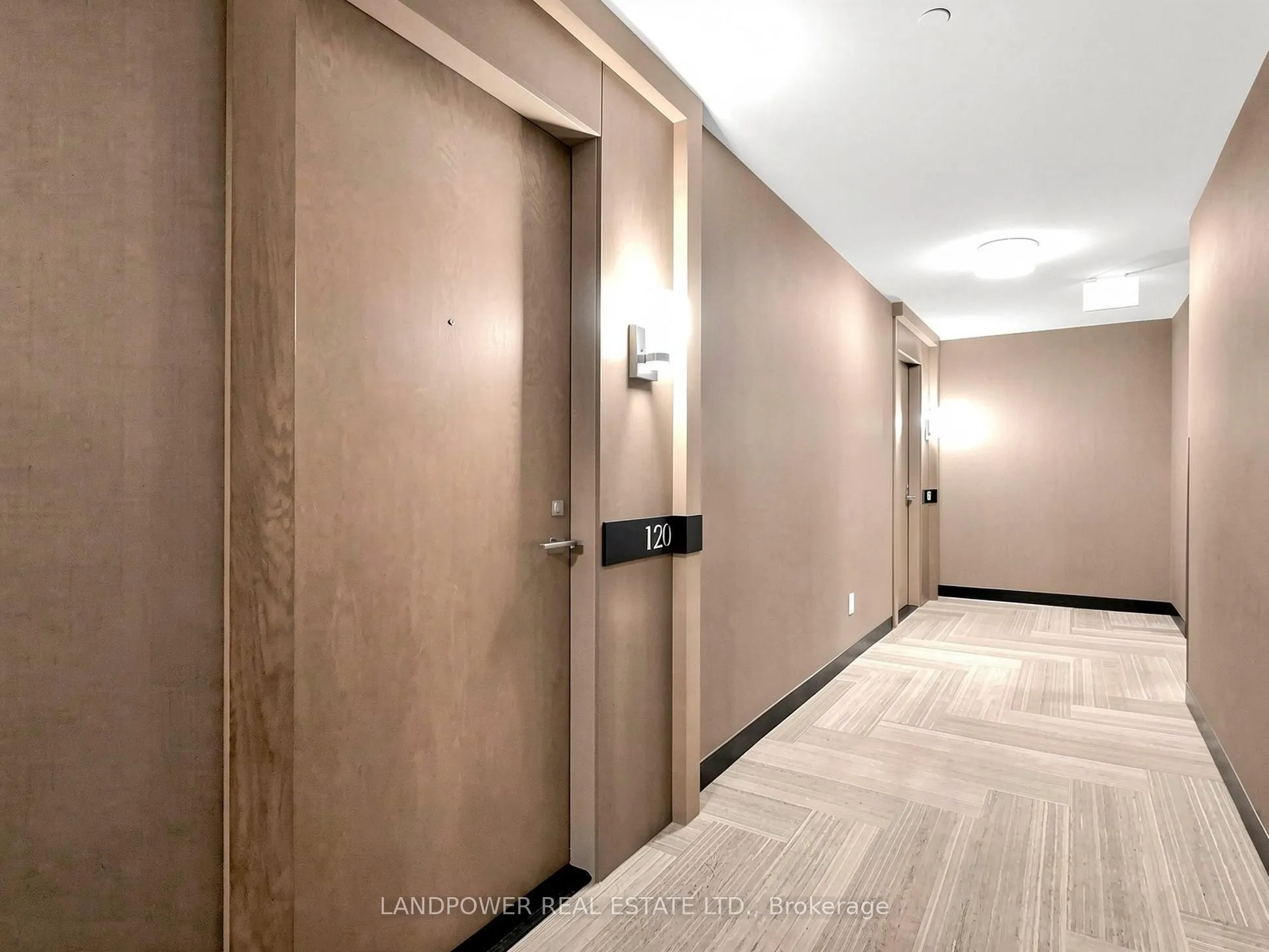 18 Uptown Drive #120