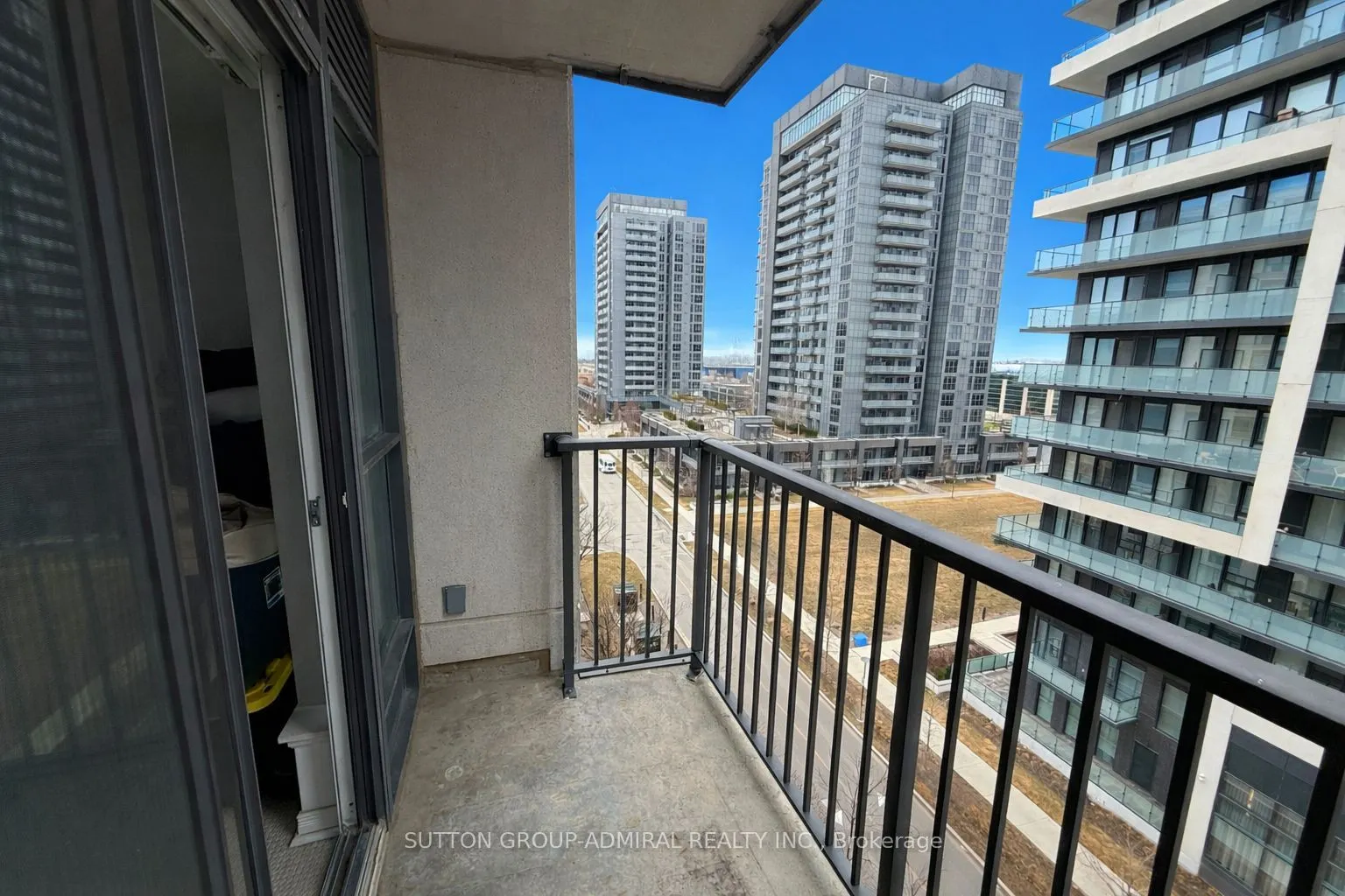 185 Oneida Crescent #911
