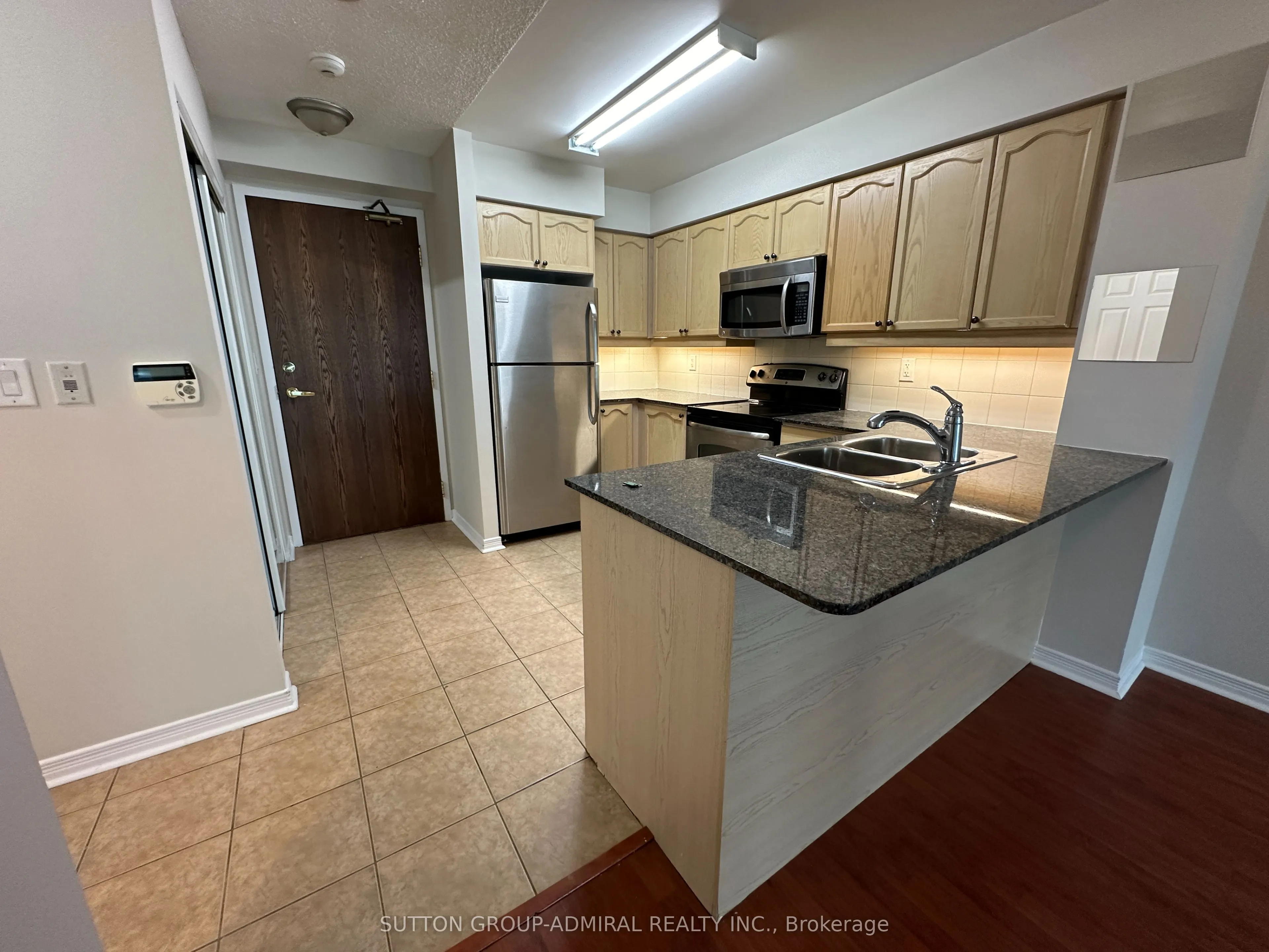 185 Oneida Crescent #911