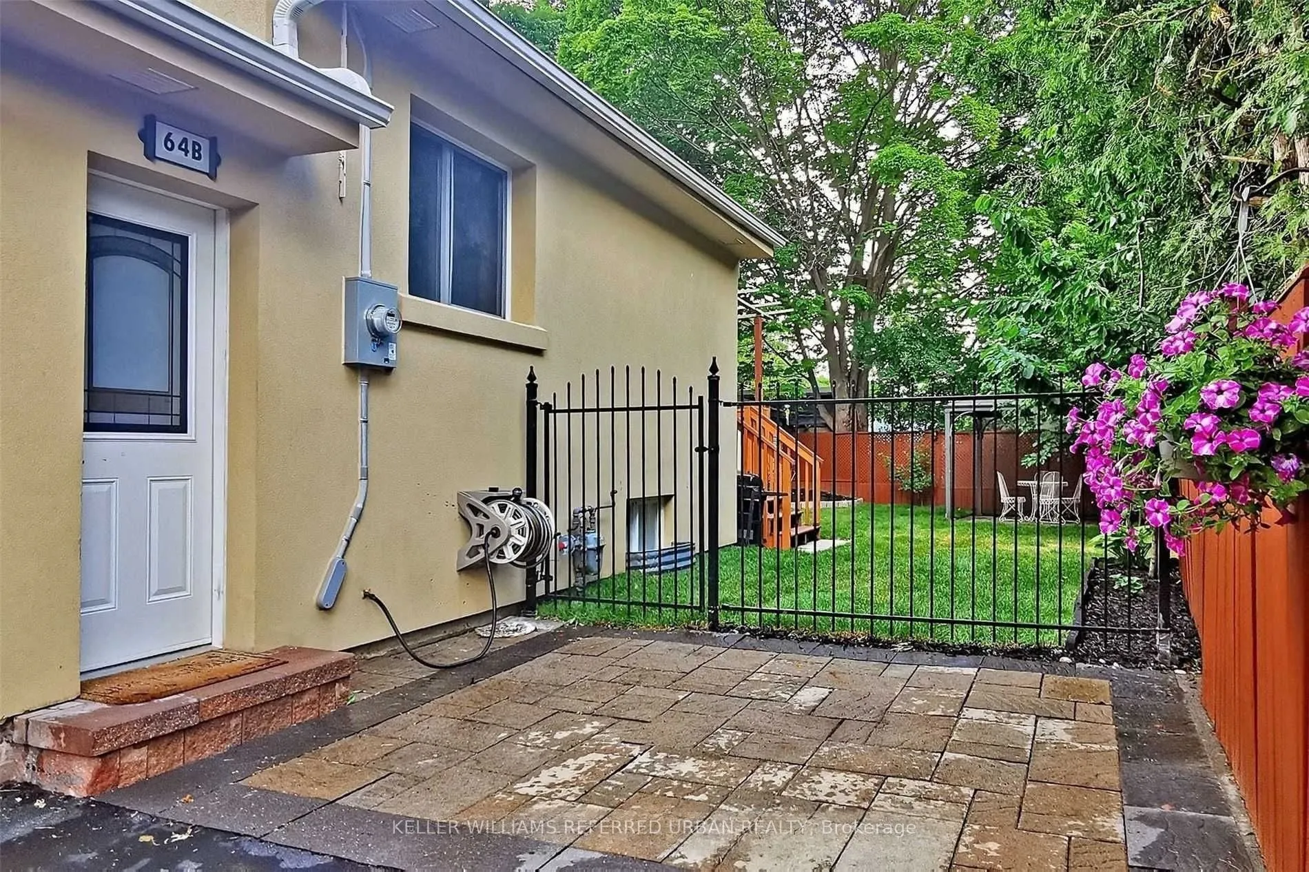 64 Lindsay Avenue