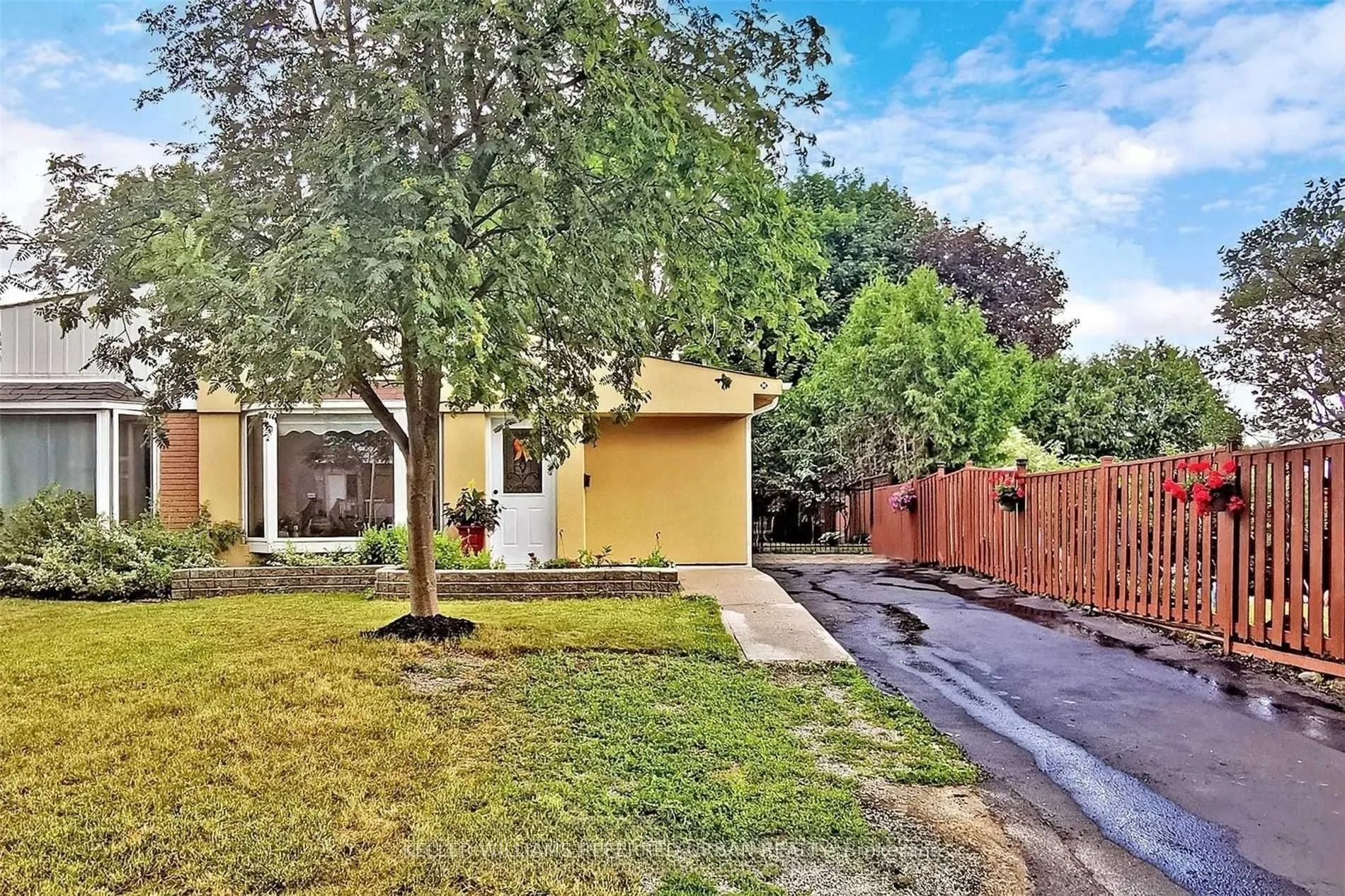 64 Lindsay Avenue