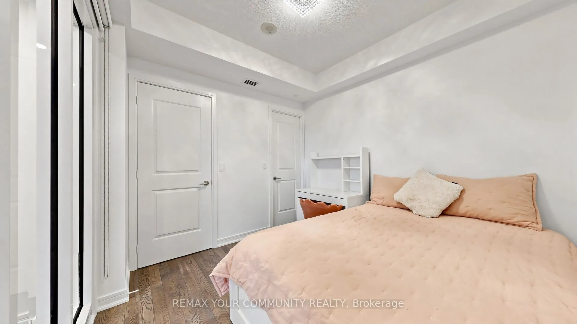 9201 Yonge Street #619