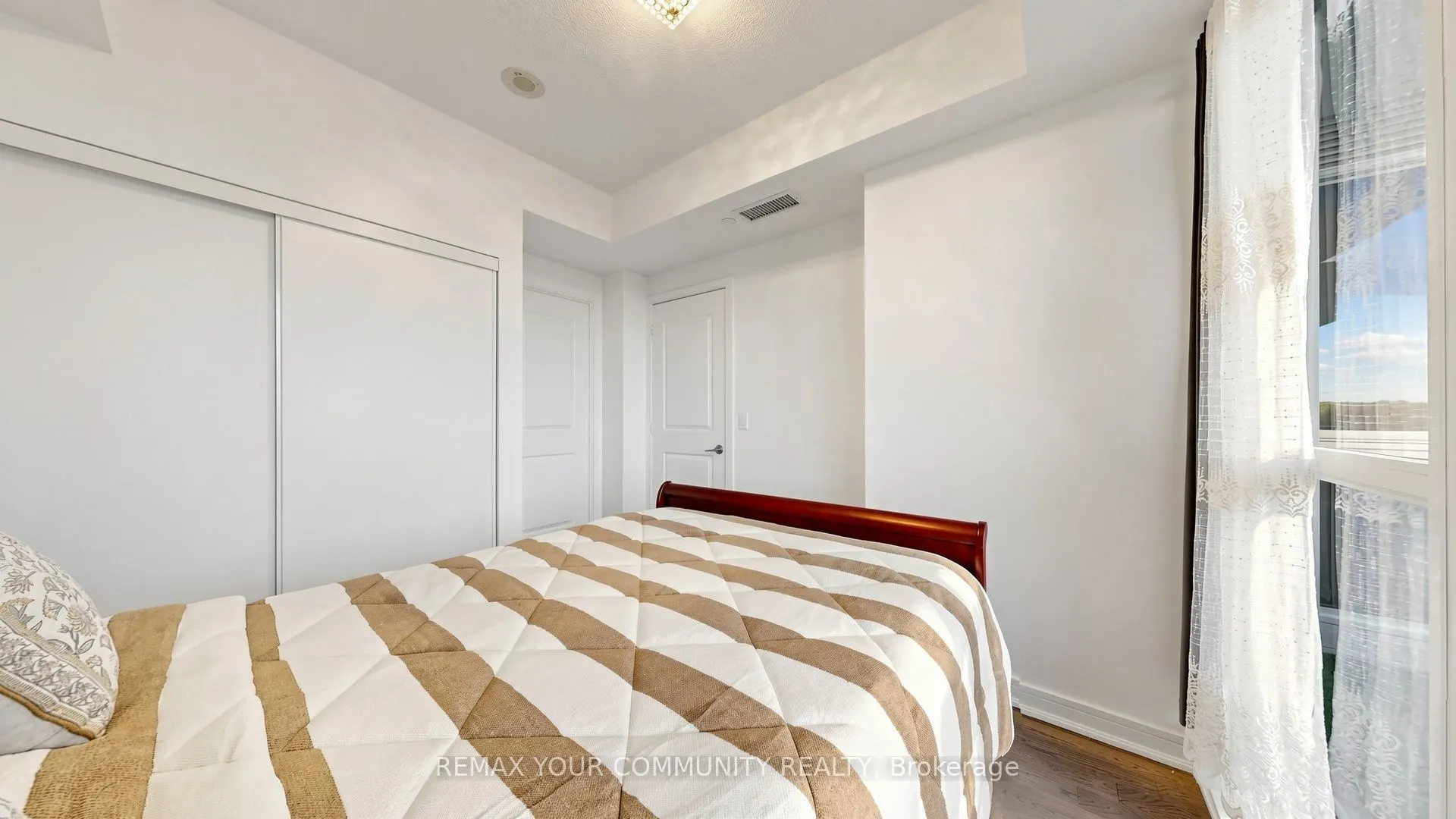 9201 Yonge Street #619