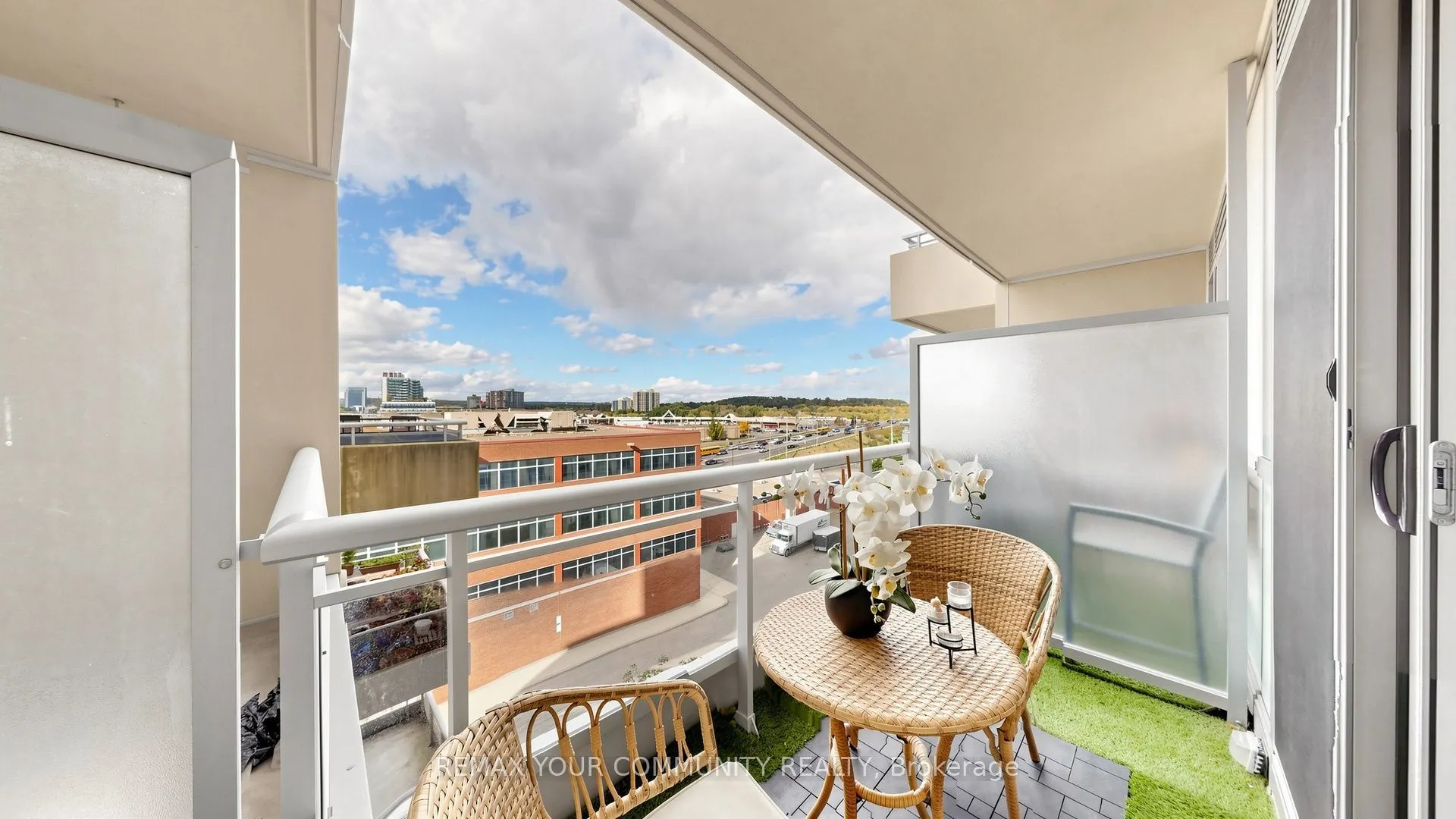 9201 Yonge Street #619