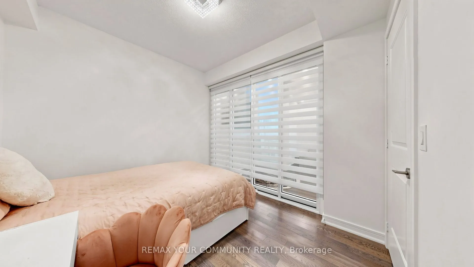 9201 Yonge Street #619