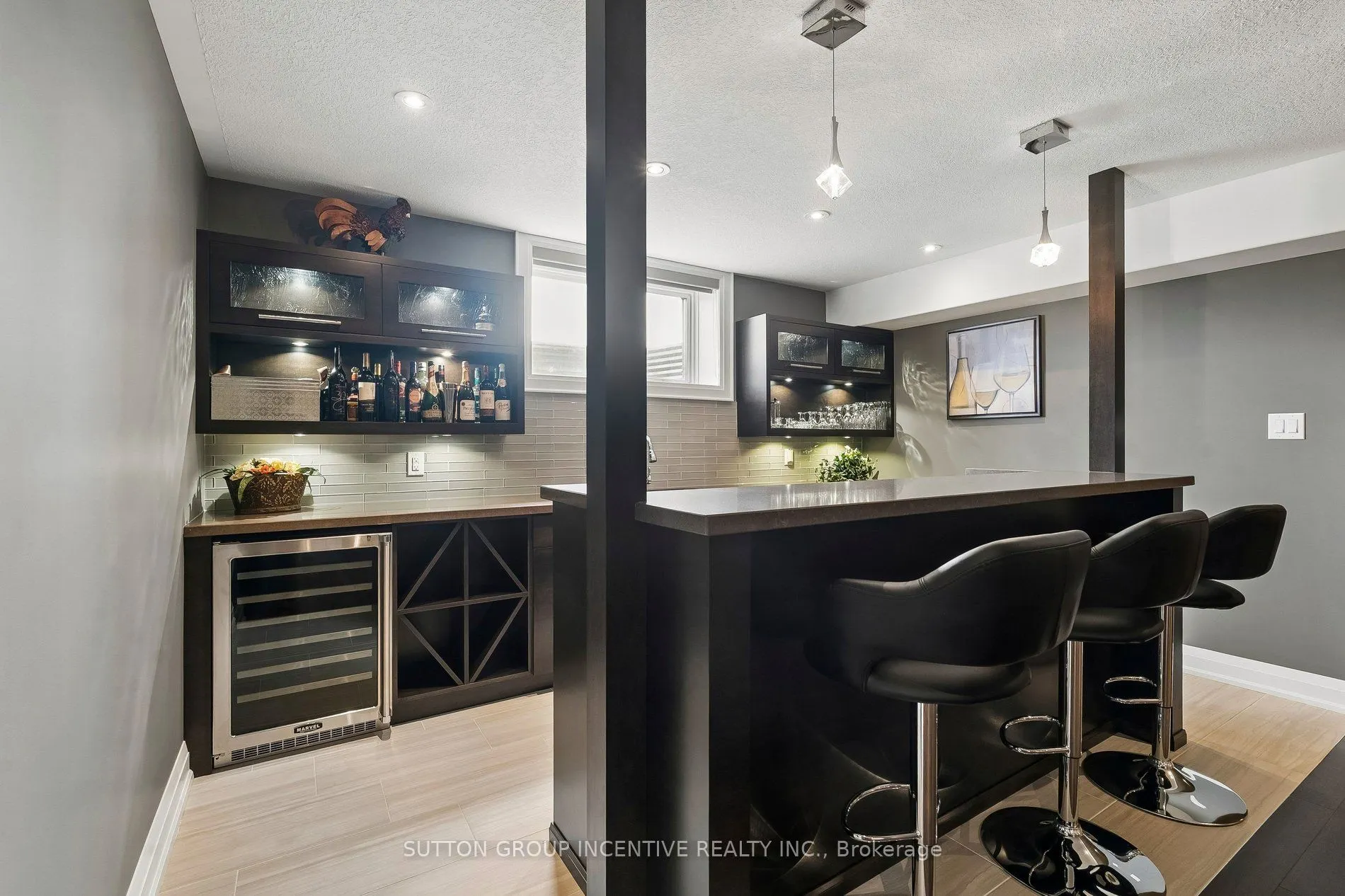 260 Sunnybrae Avenue
