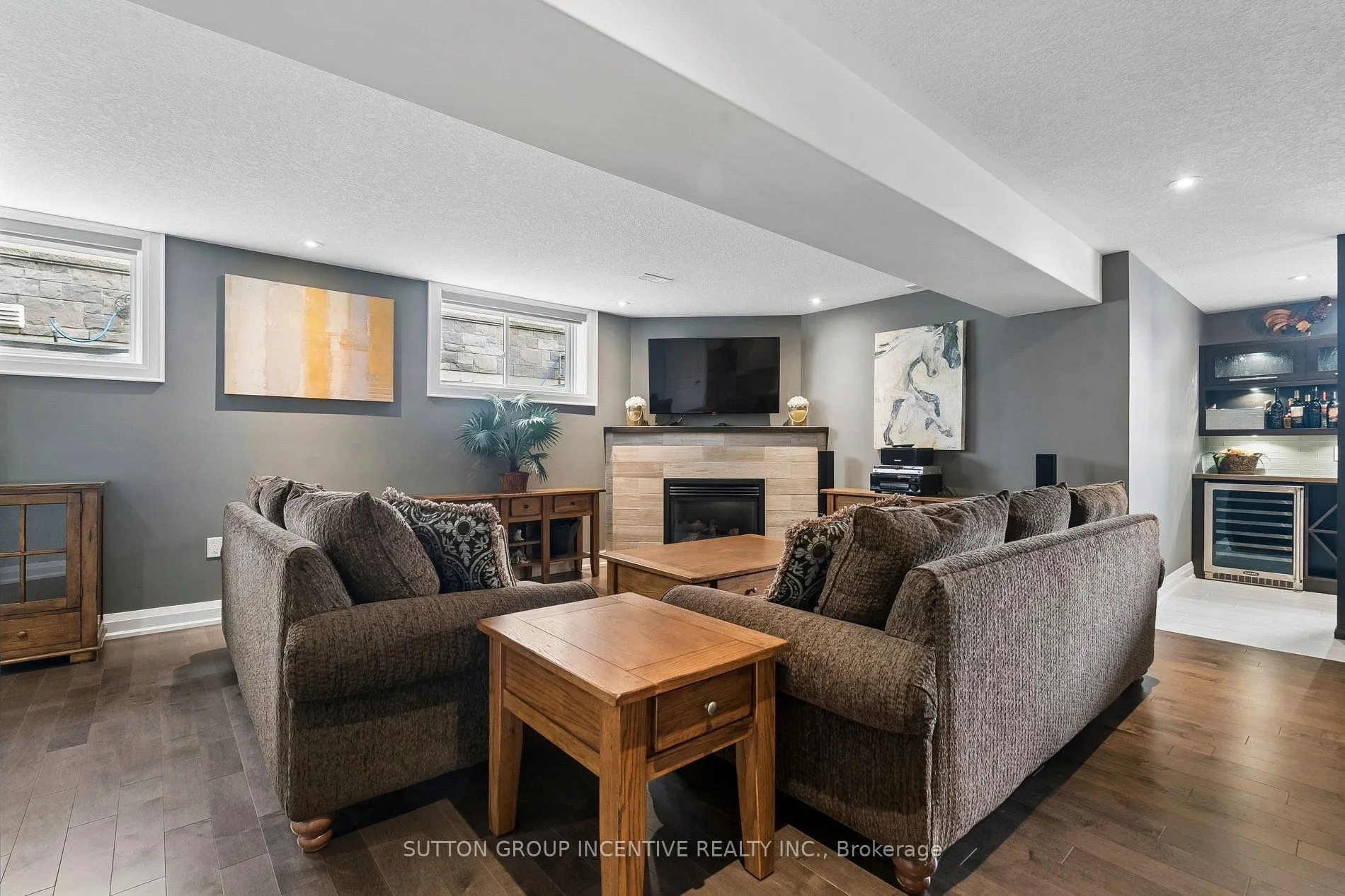 260 Sunnybrae Avenue
