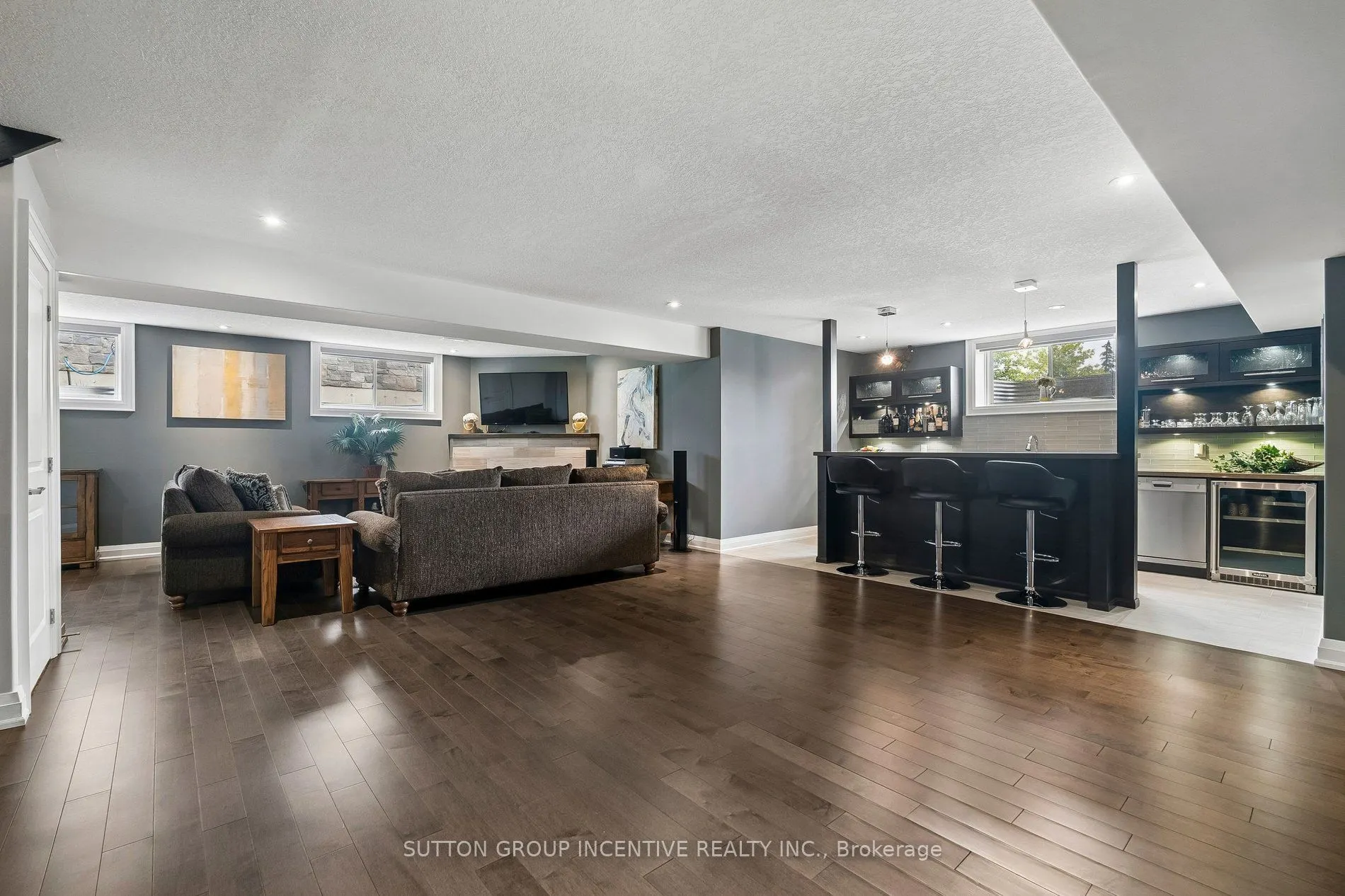 260 Sunnybrae Avenue