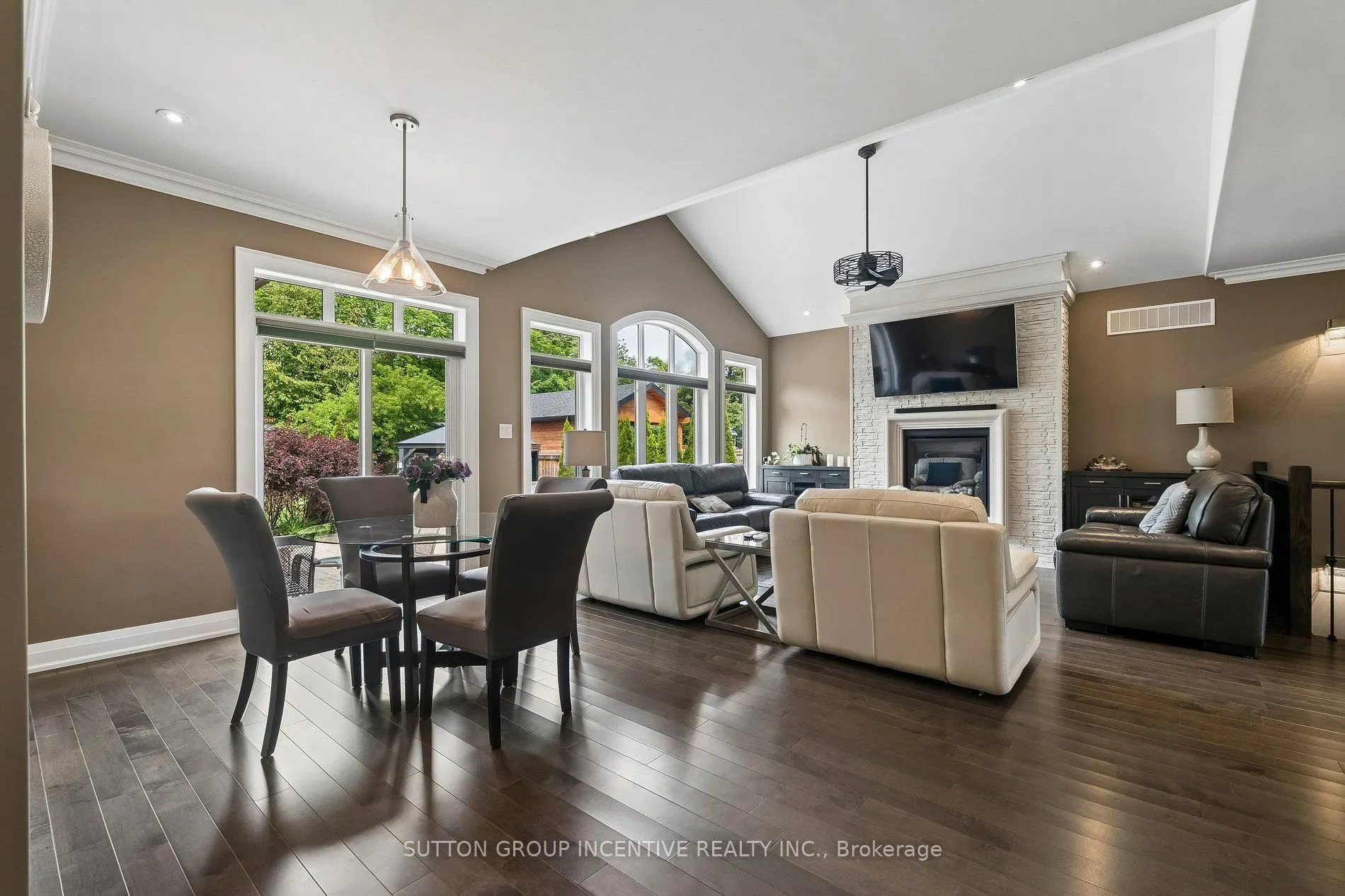 260 Sunnybrae Avenue