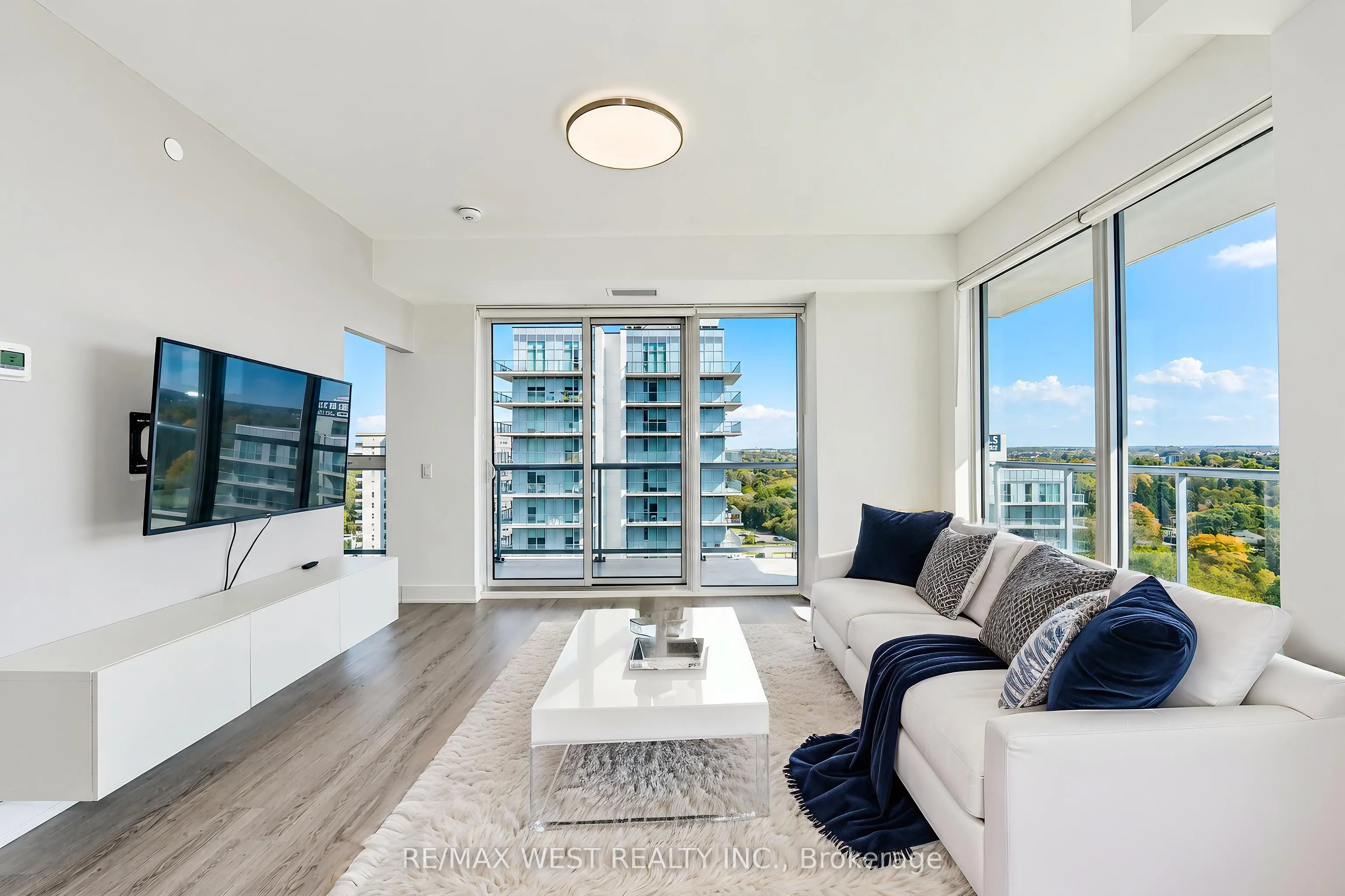 185 Deerfield Road #1103
