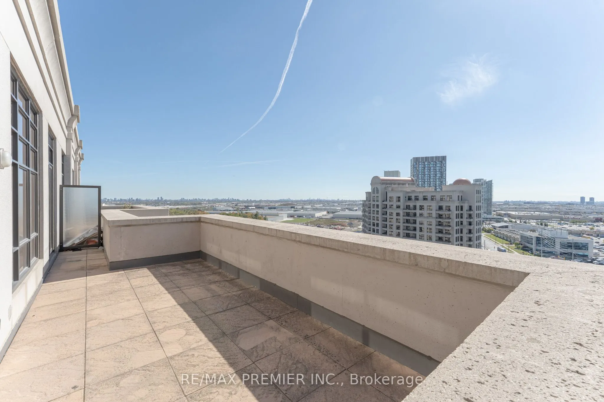 9235 Jane Street #PH04