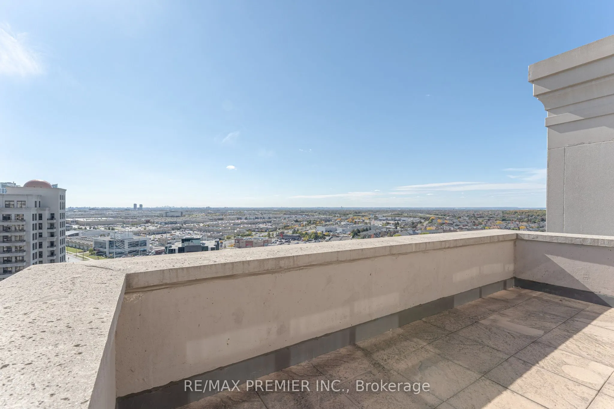 9235 Jane Street #PH04