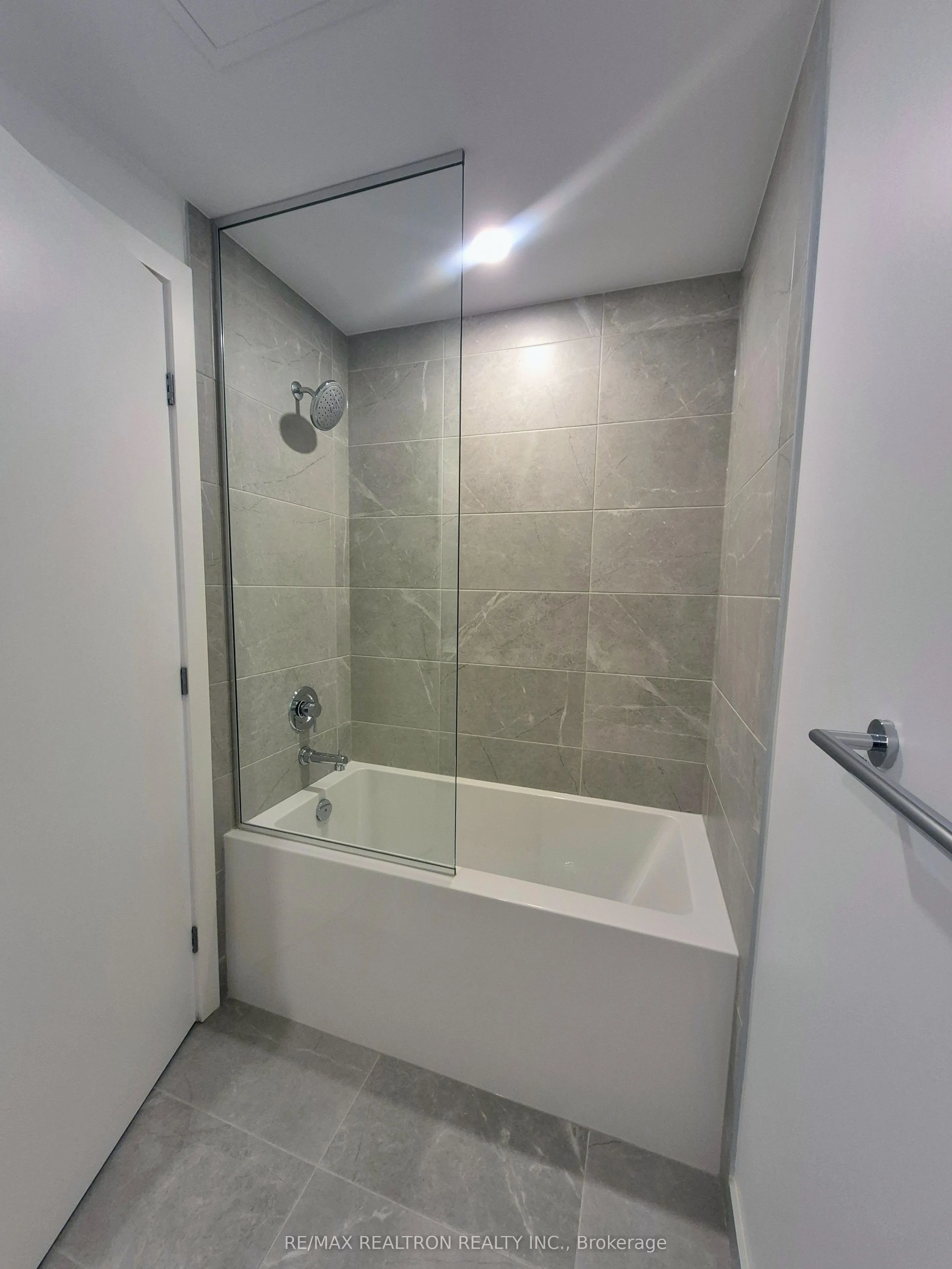 5 Meadowdale Road #1802