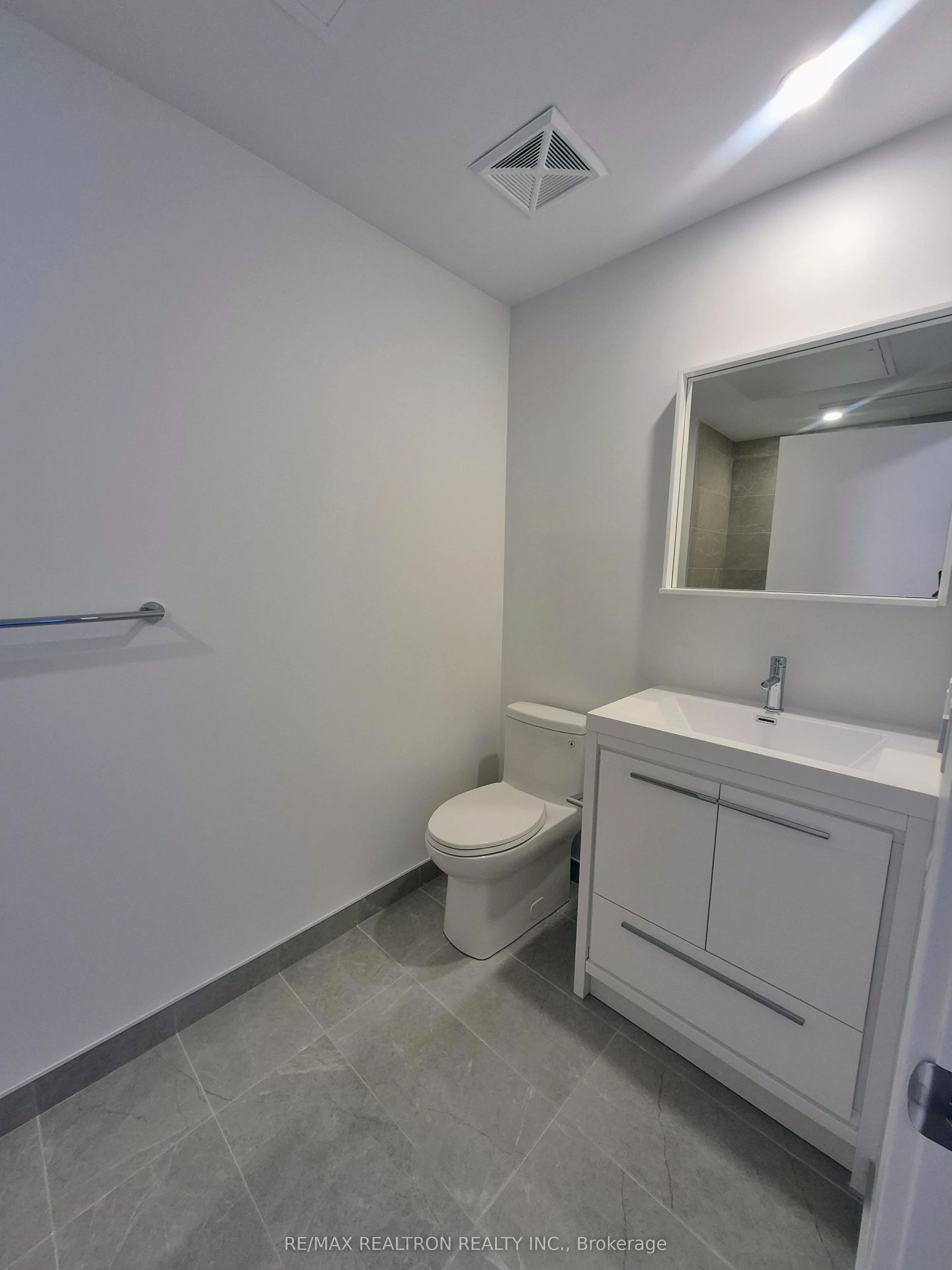 5 Meadowdale Road #1802