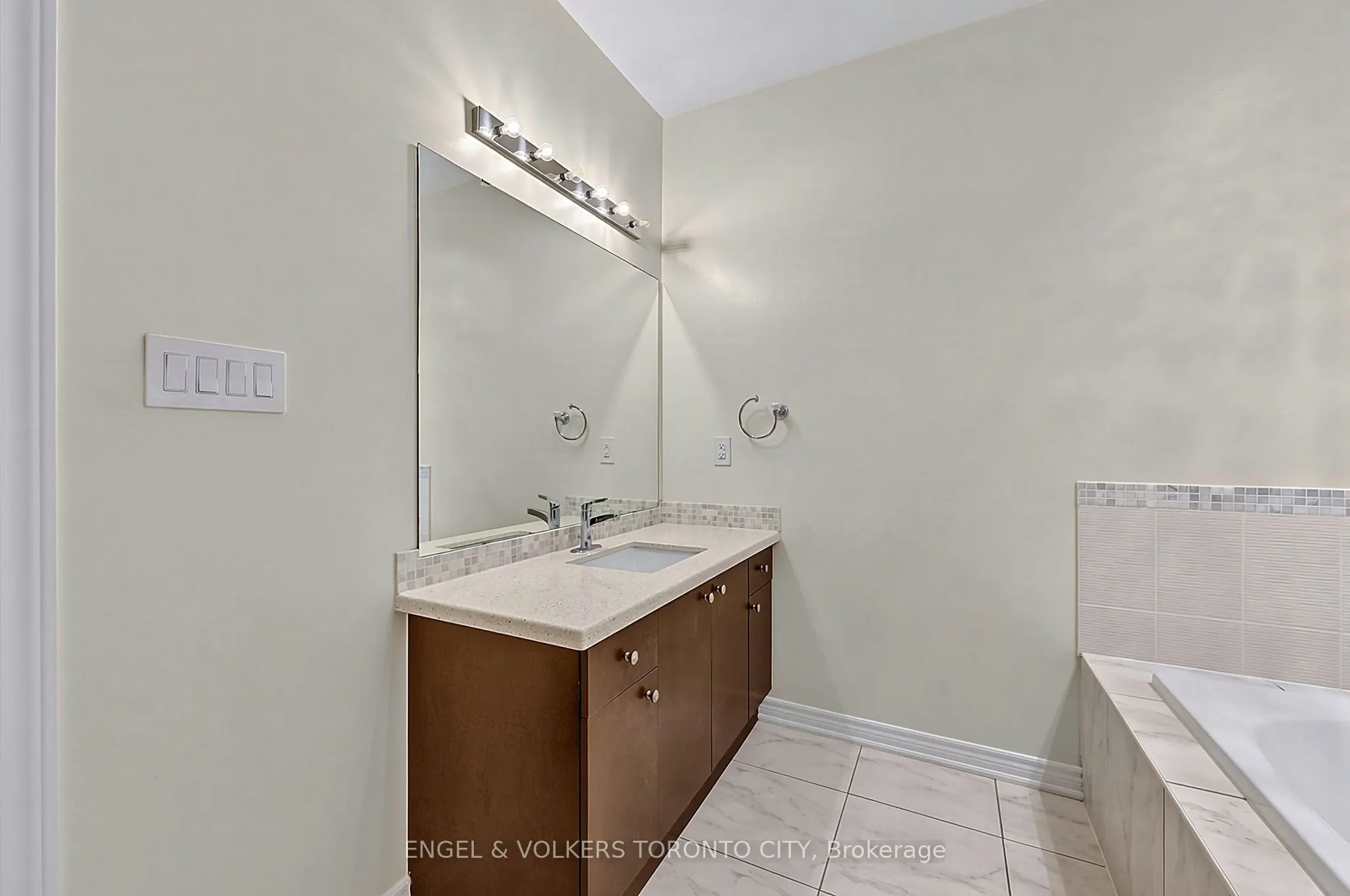 249 Sandale Road