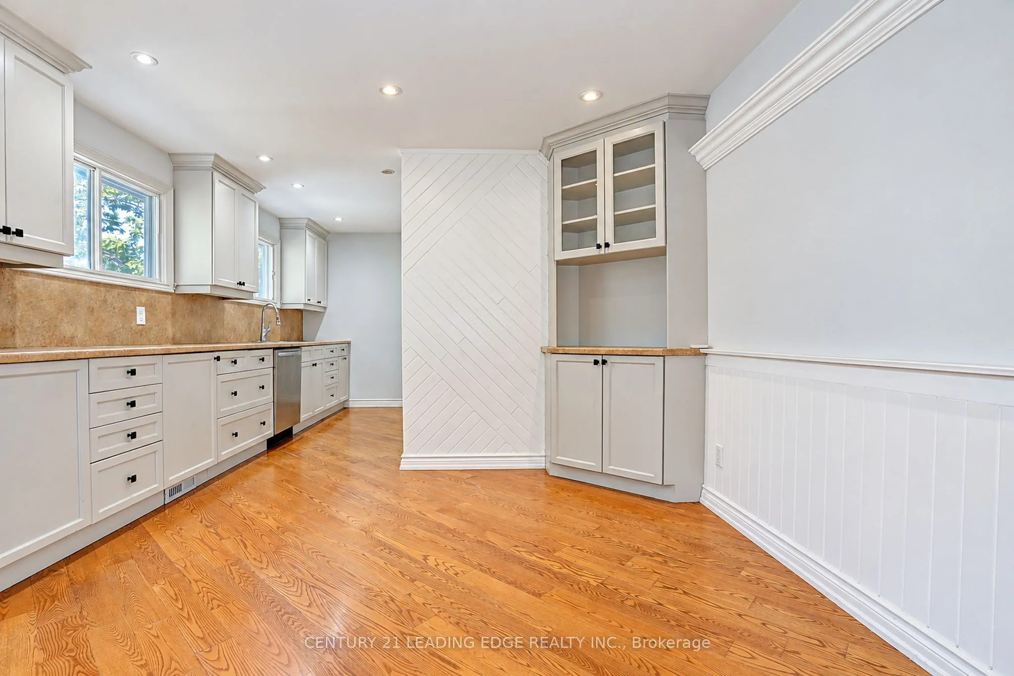 1006 Elgin Street #Main Flr