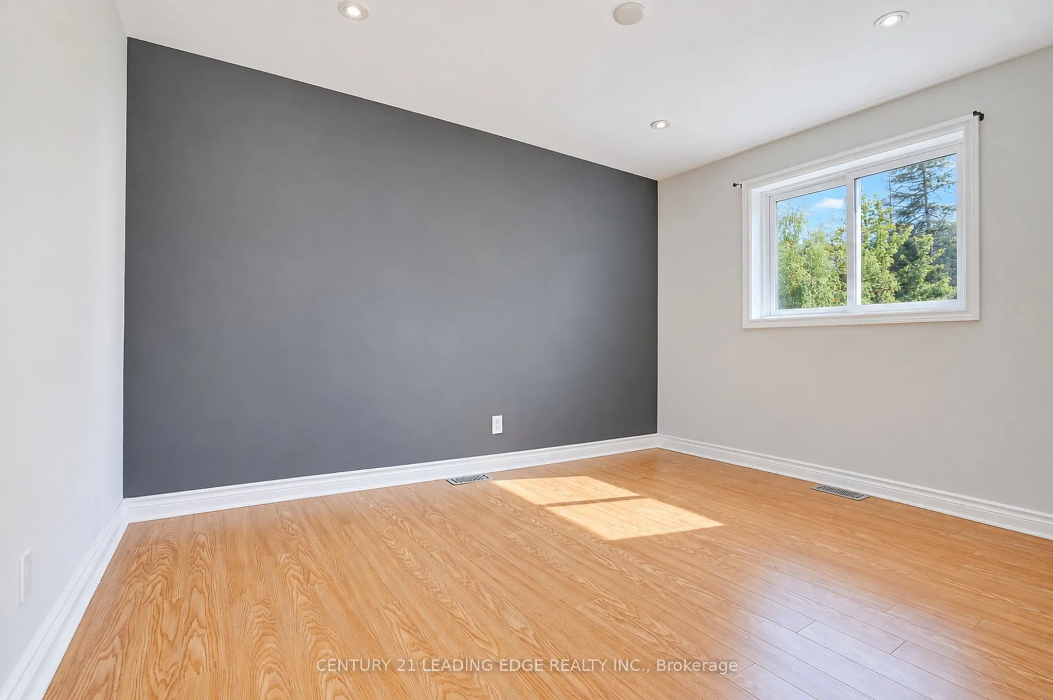 1006 Elgin Street #Main Flr