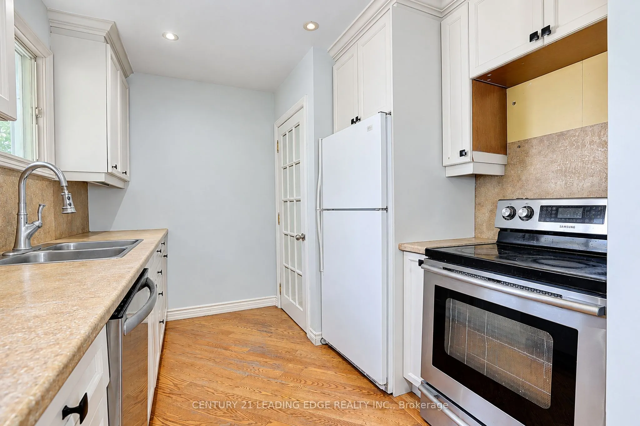 1006 Elgin Street #Main Flr