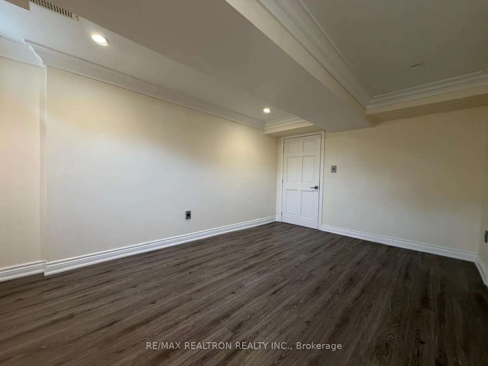 113B Timna Crescent #Lower Level