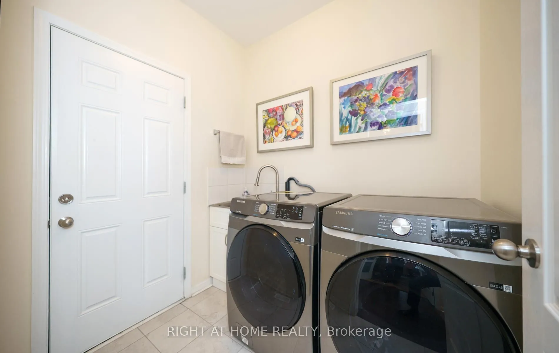 2 Cliff Thompson Court