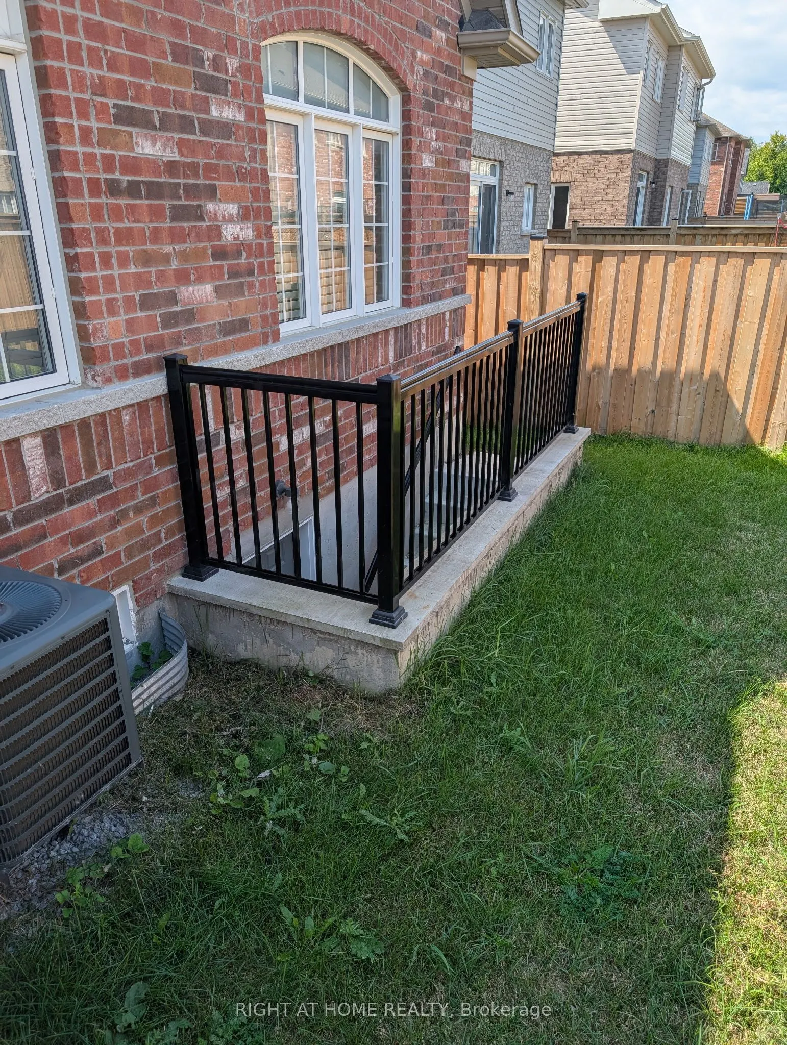 2 Cliff Thompson Court