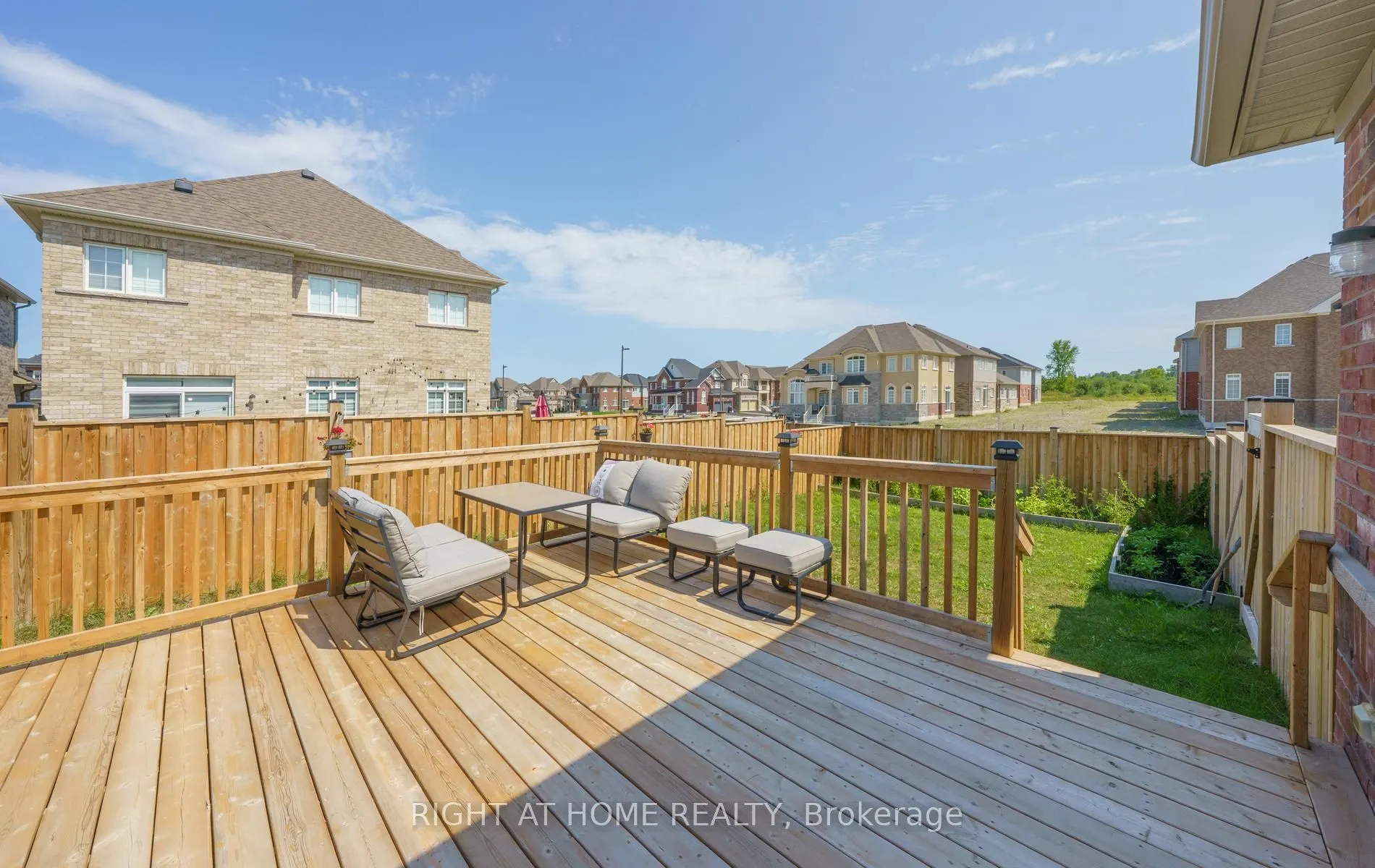 2 Cliff Thompson Court