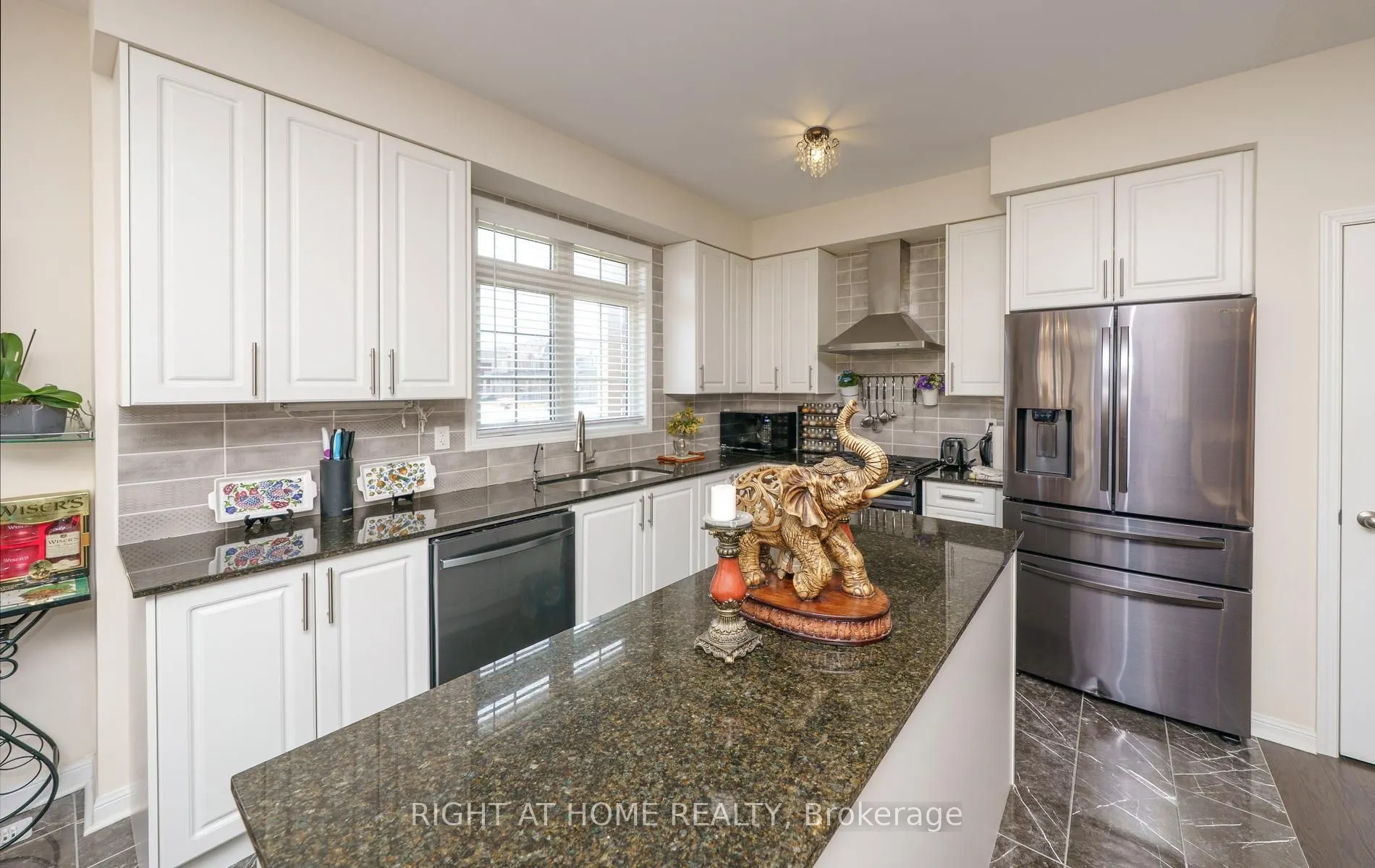 2 Cliff Thompson Court