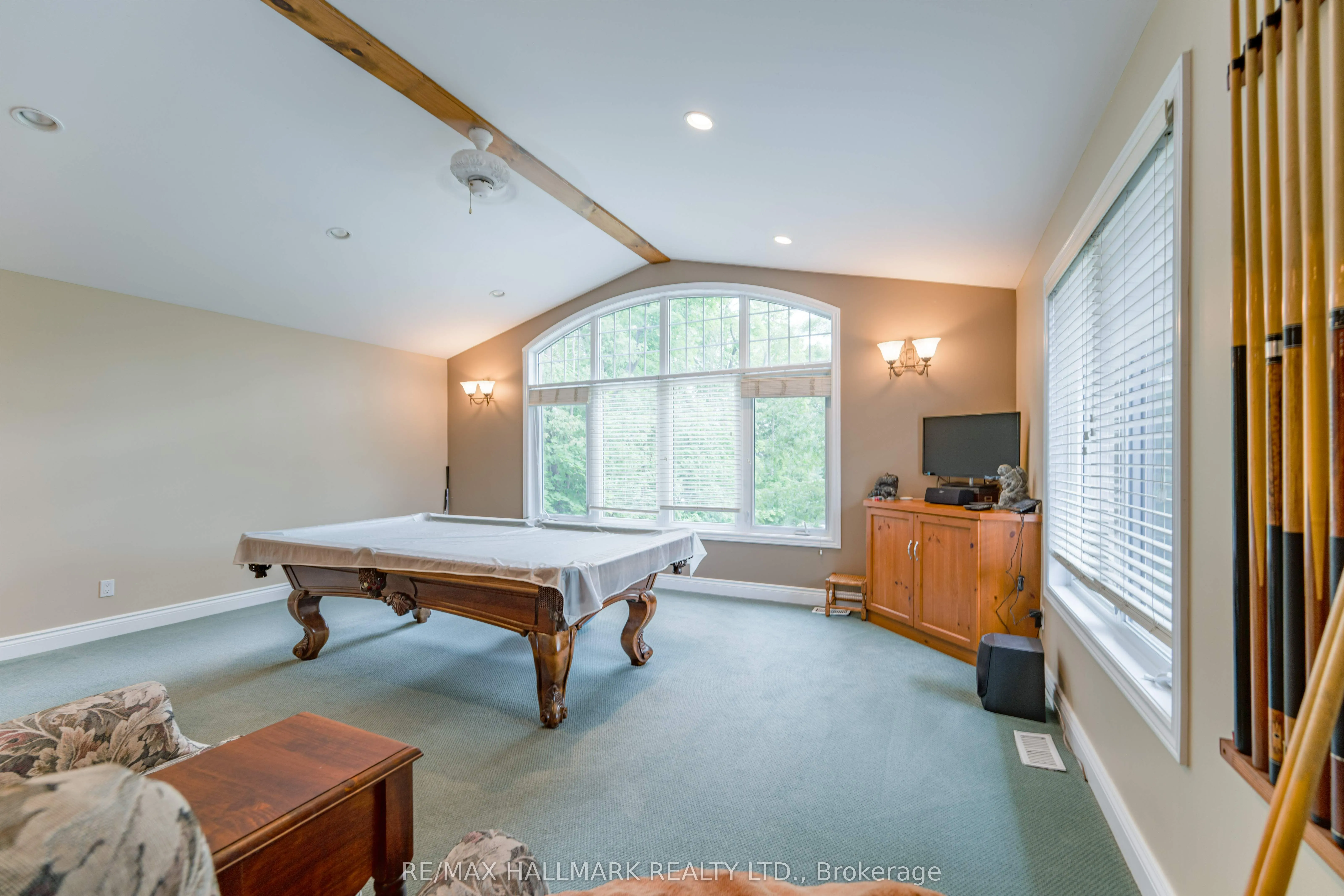 361 Lake Drive N