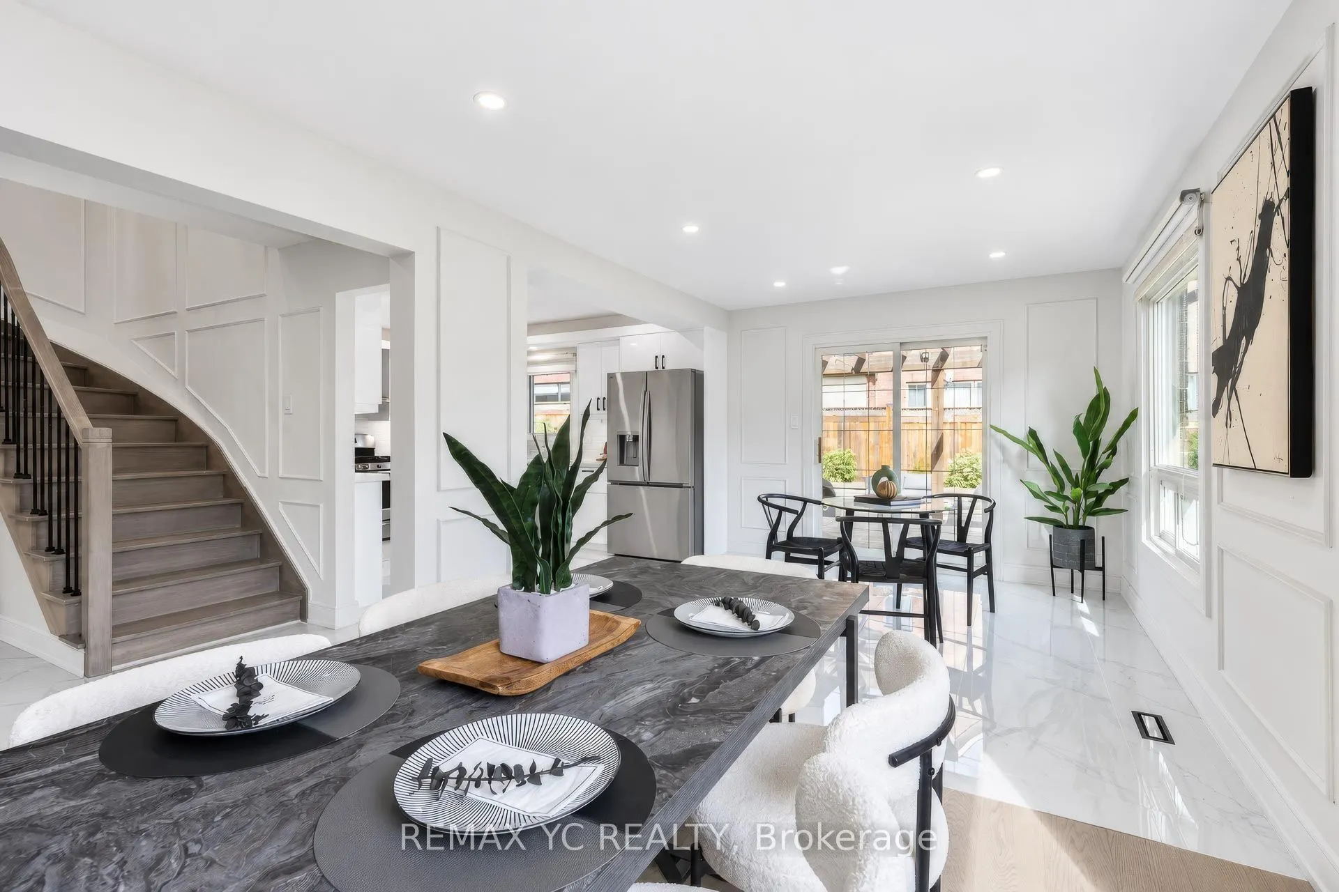 4 Simmons Crescent