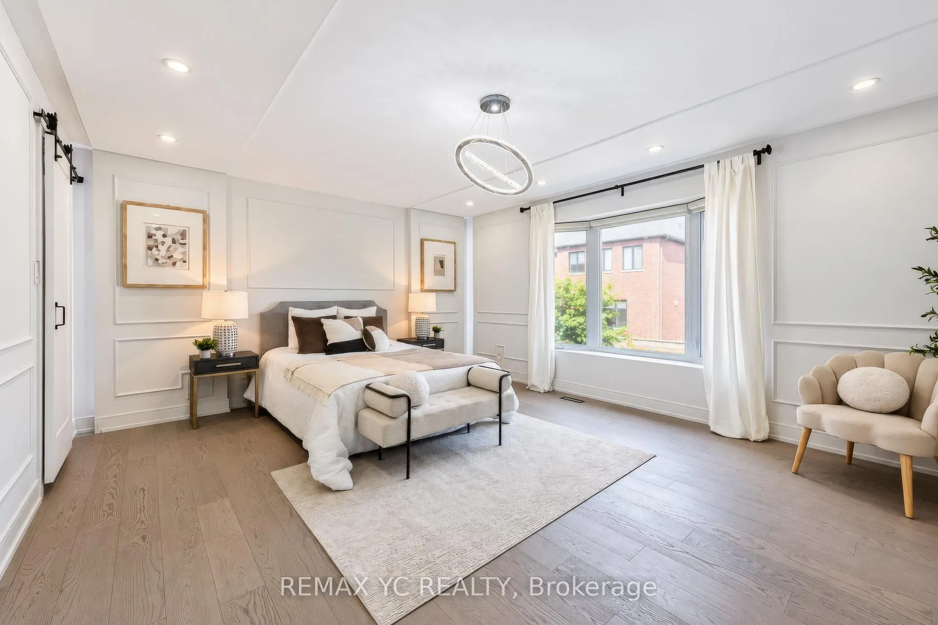 4 Simmons Crescent